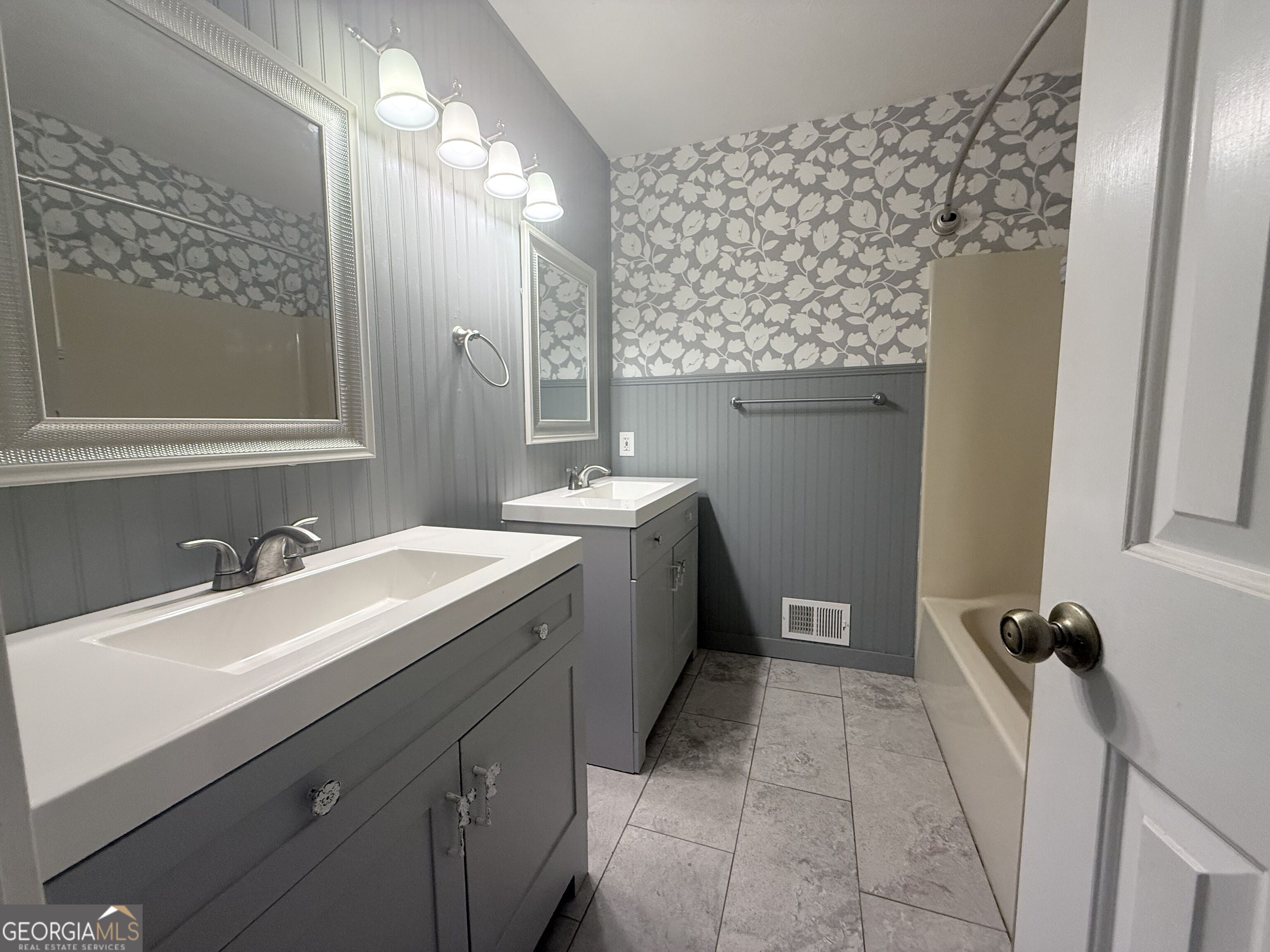 4761 Kensington Lane Se Property Photo 24