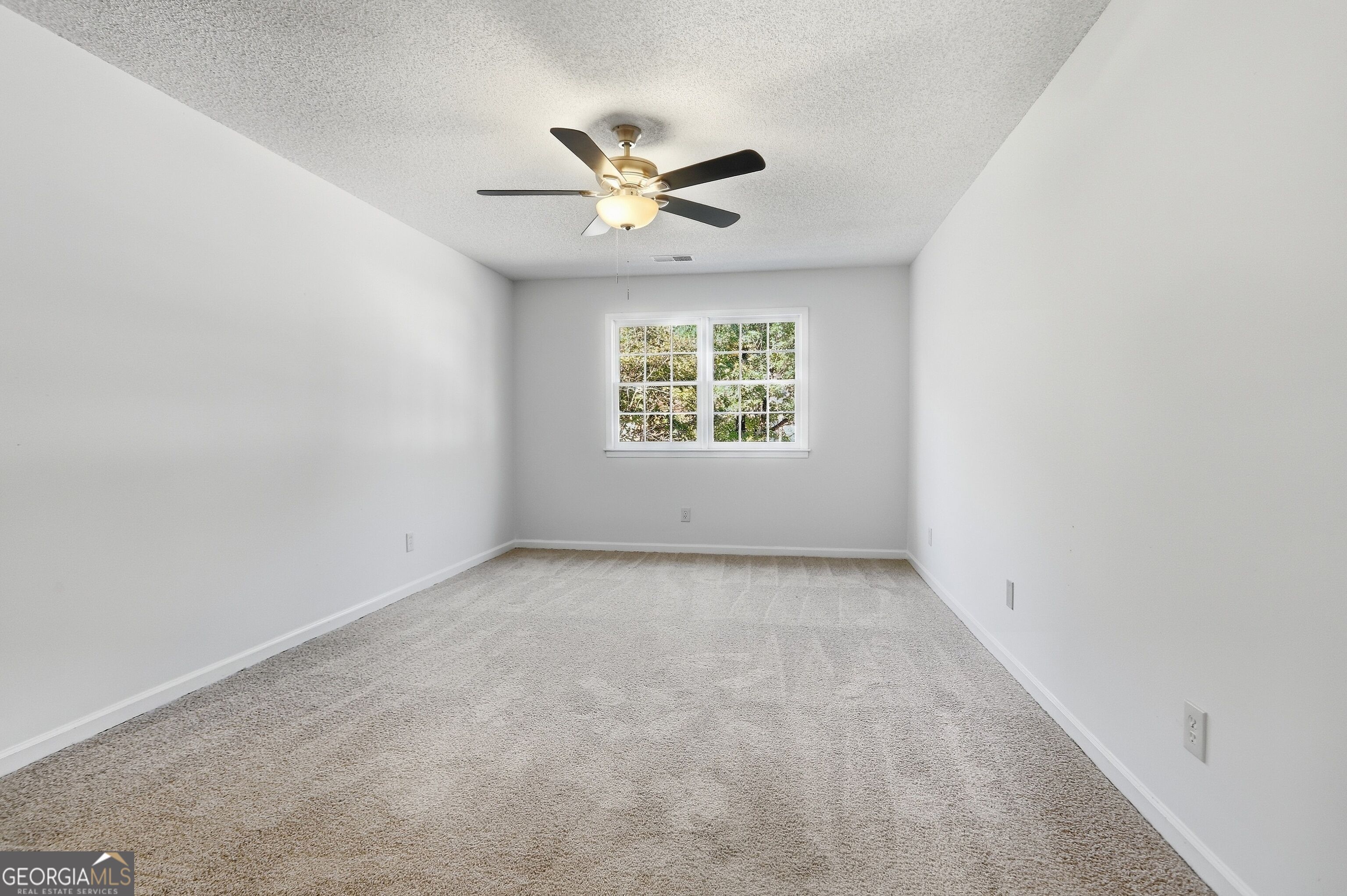 4400 Hidden Meadow Circle Property Photo 4