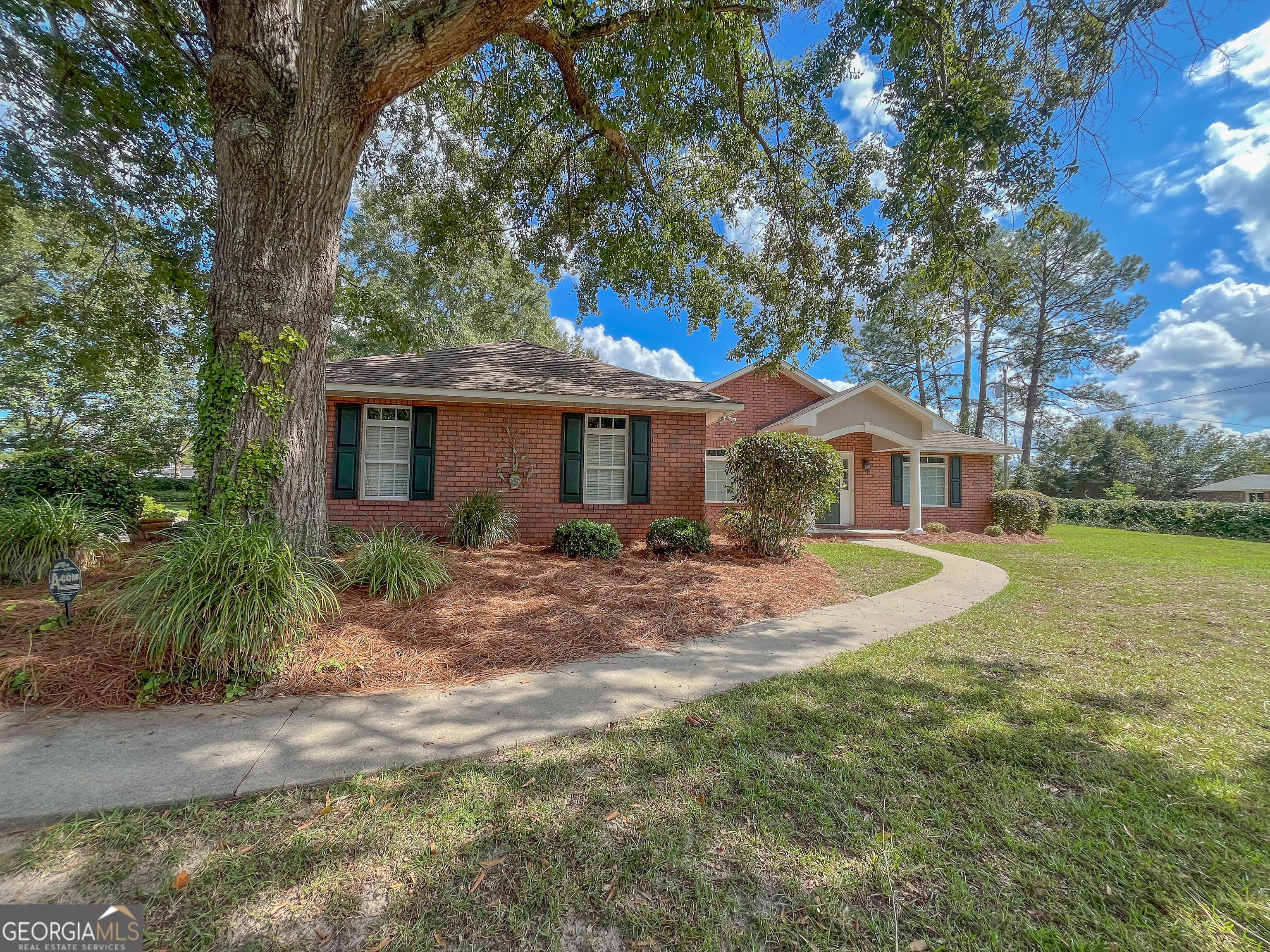 1012 Springdale Road Property Photo 3