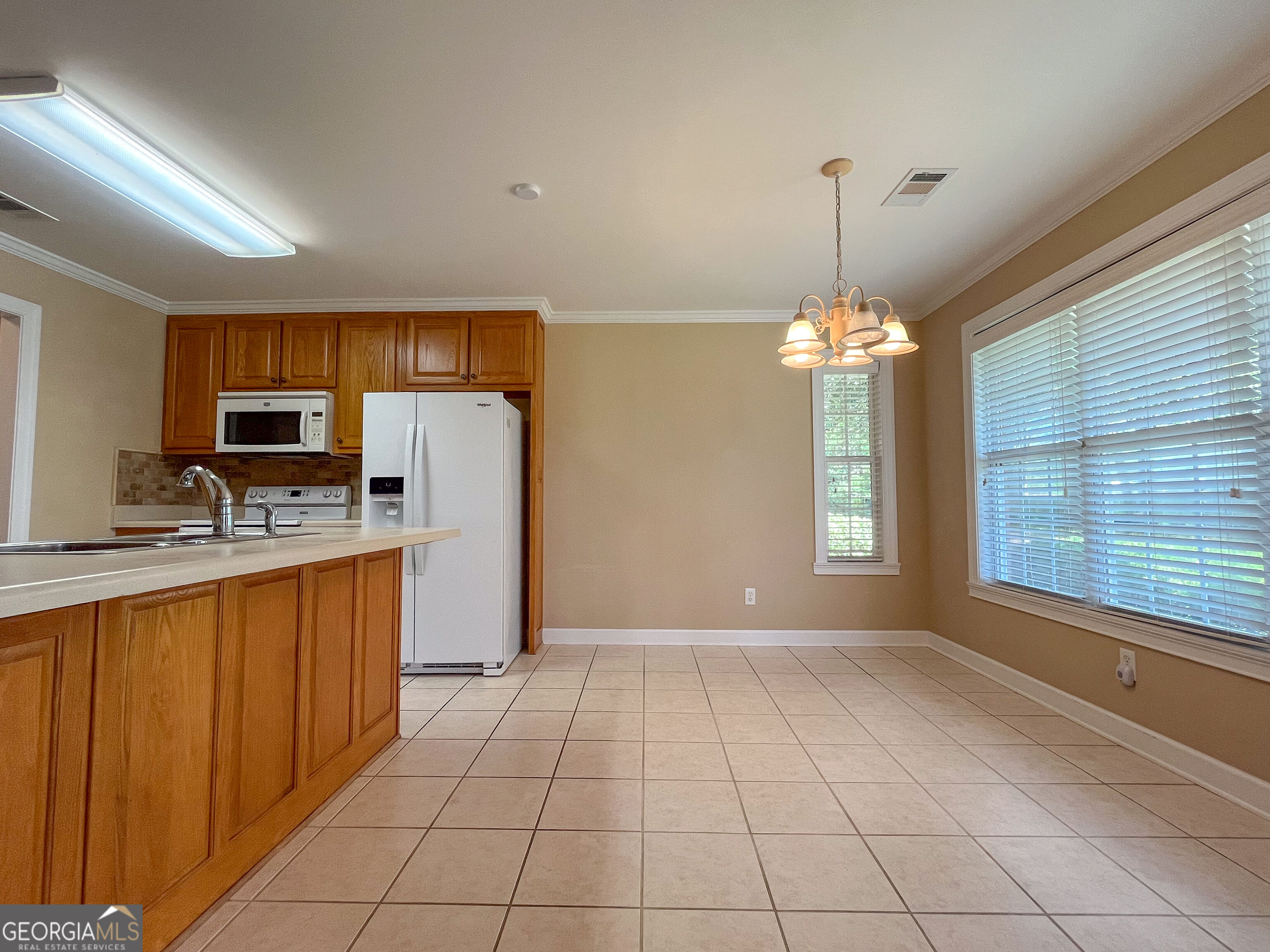 1012 Springdale Road Property Photo 10