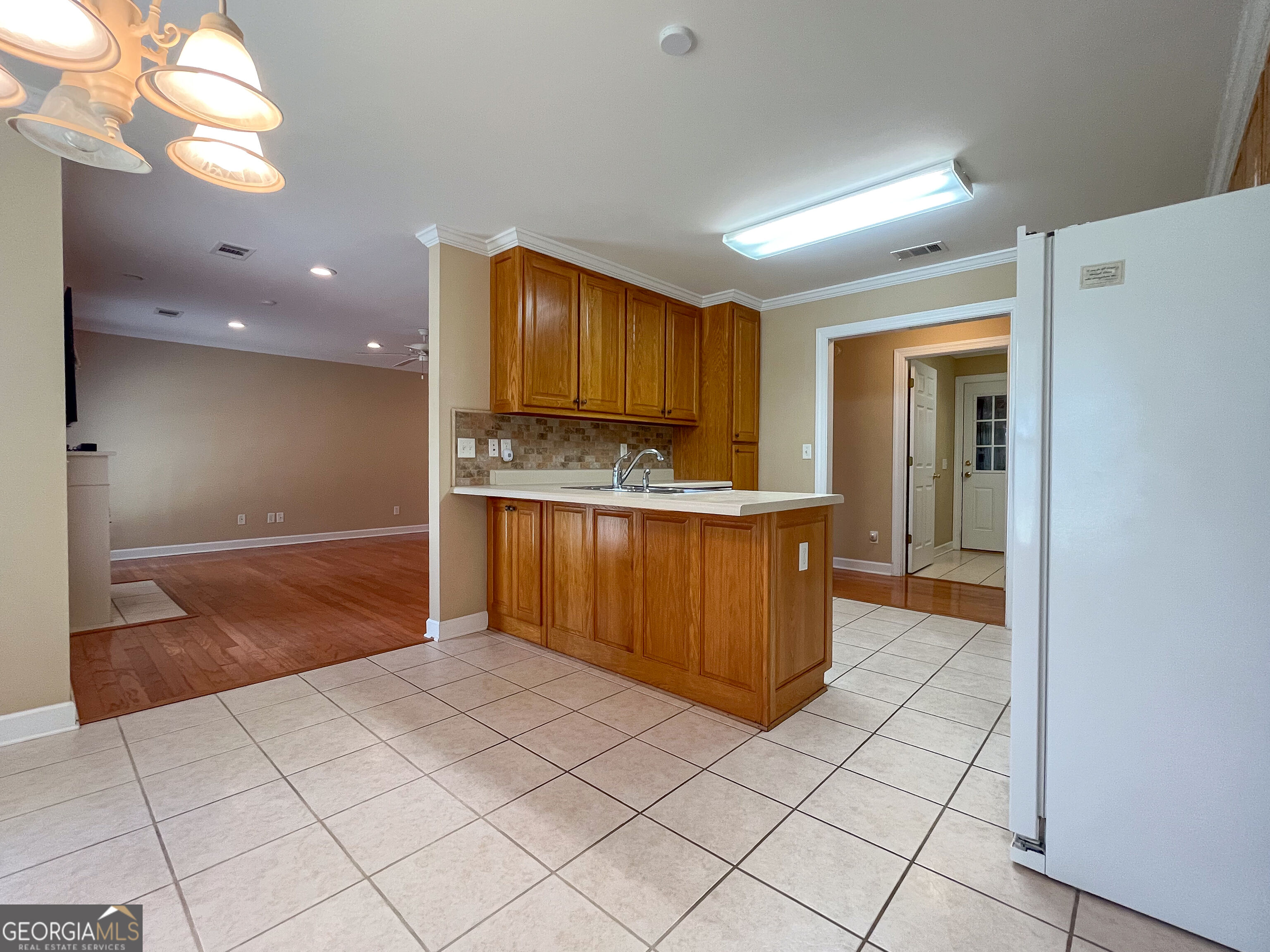 1012 Springdale Road Property Photo 11