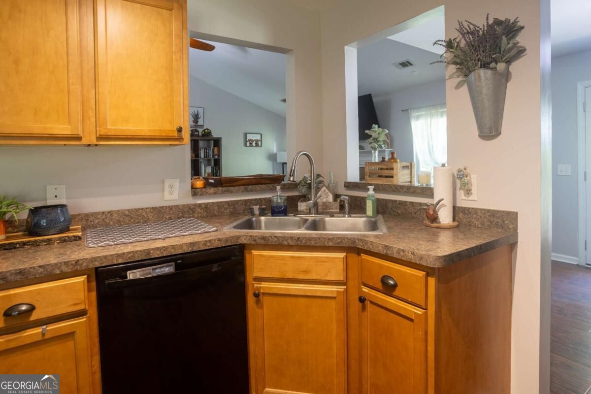 243 Pine Tree Drive Property Photo 8