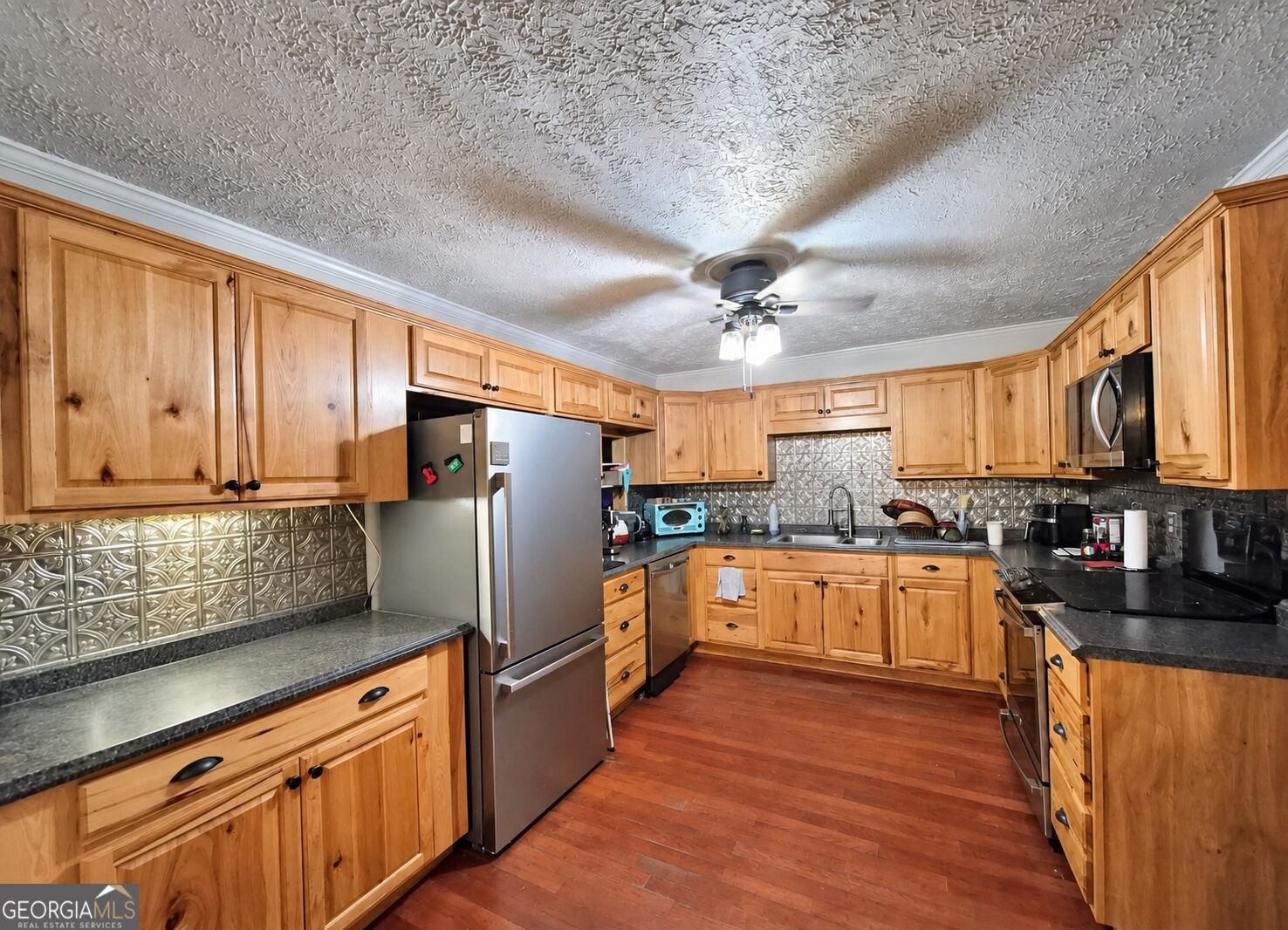 505 Lewis Drive Property Photo 5