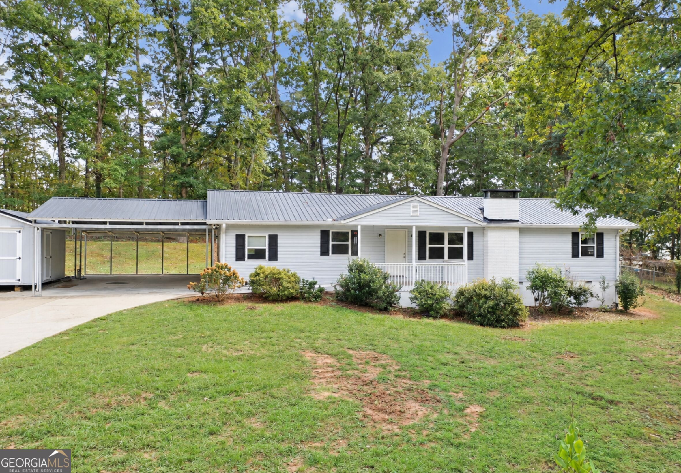208 Yonah Circle Property Photo 1