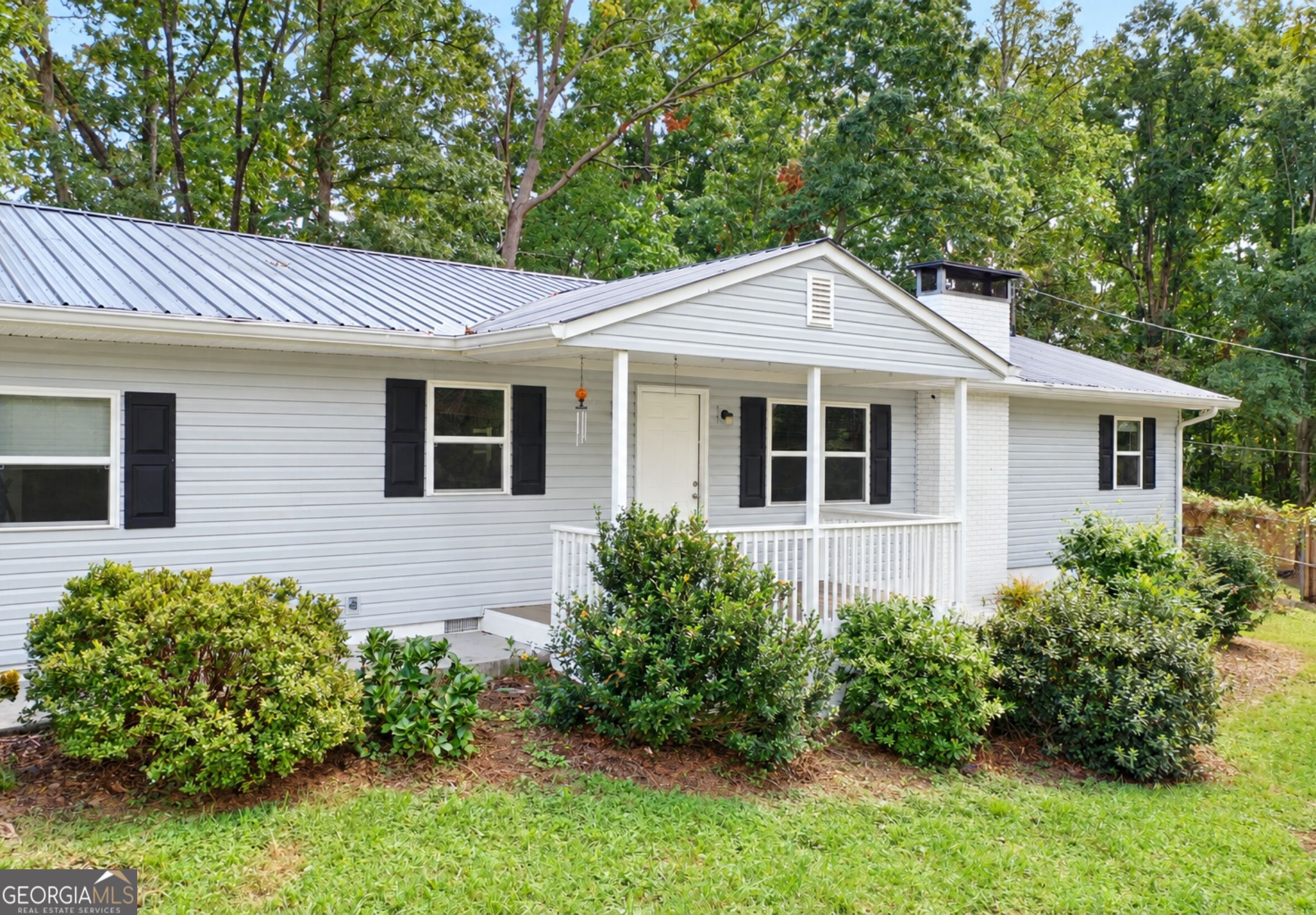 208 Yonah Circle Property Photo 2