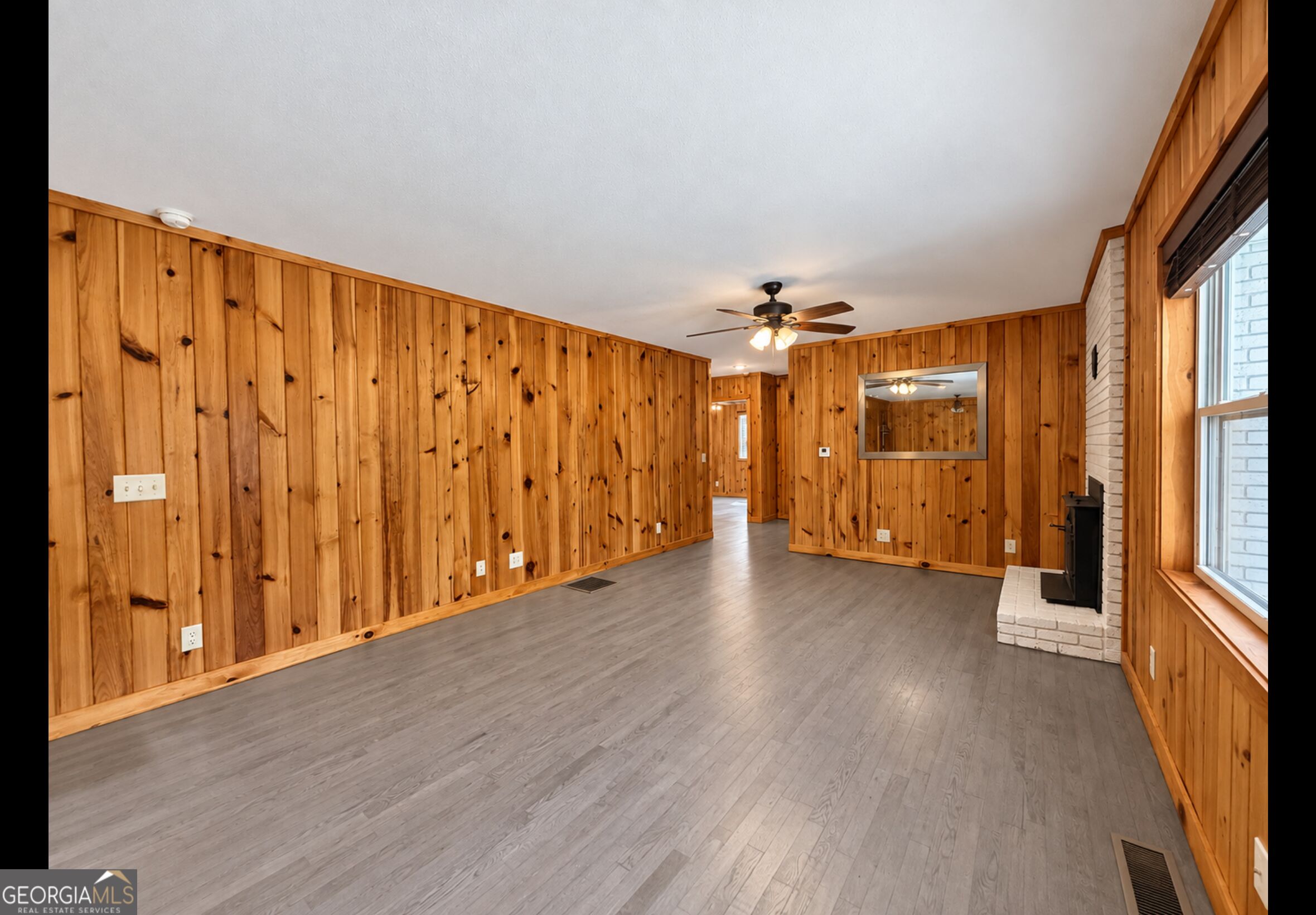 208 Yonah Circle Property Photo 4