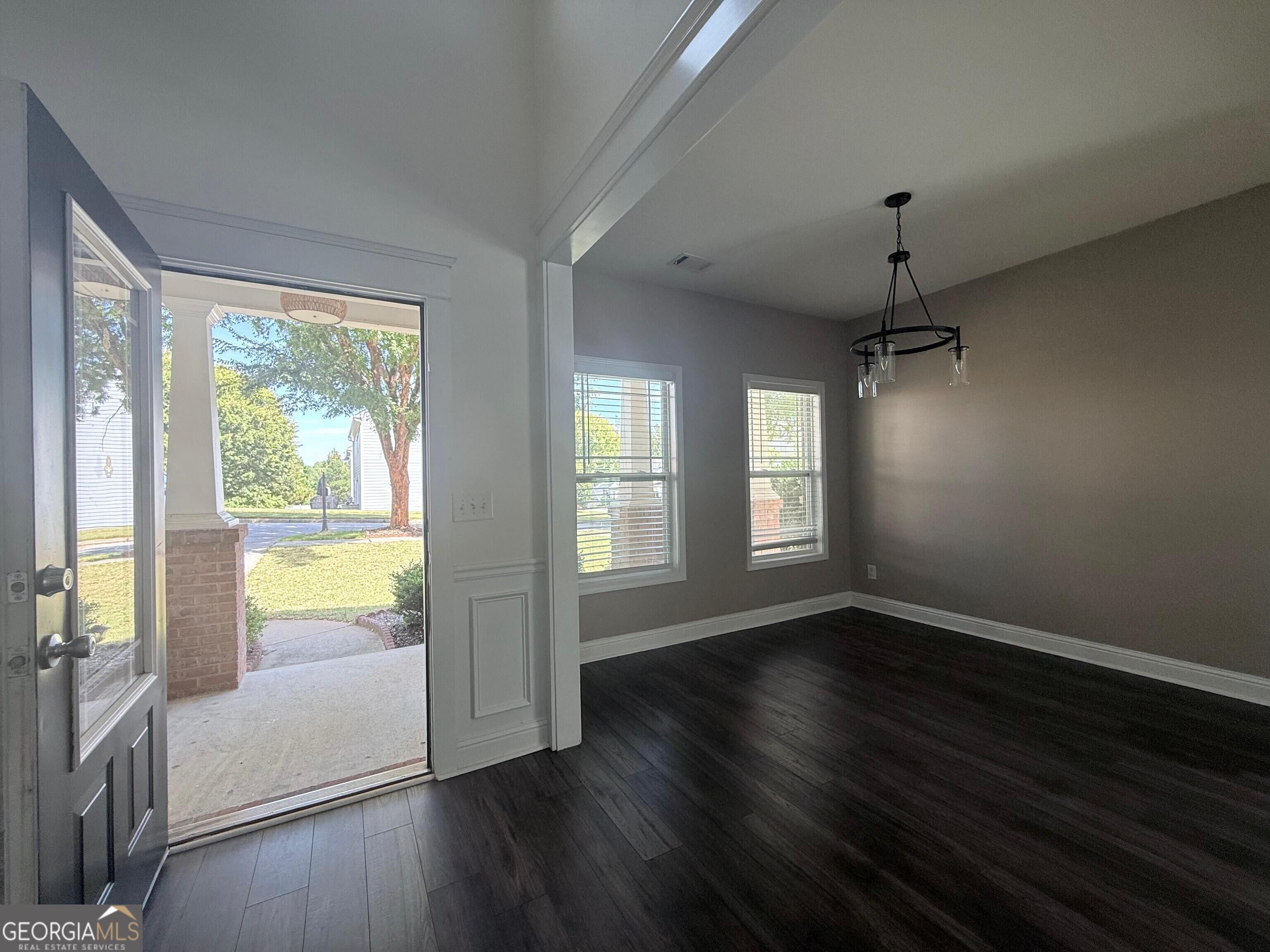 4266 Suwanee Brook Court Property Photo 3