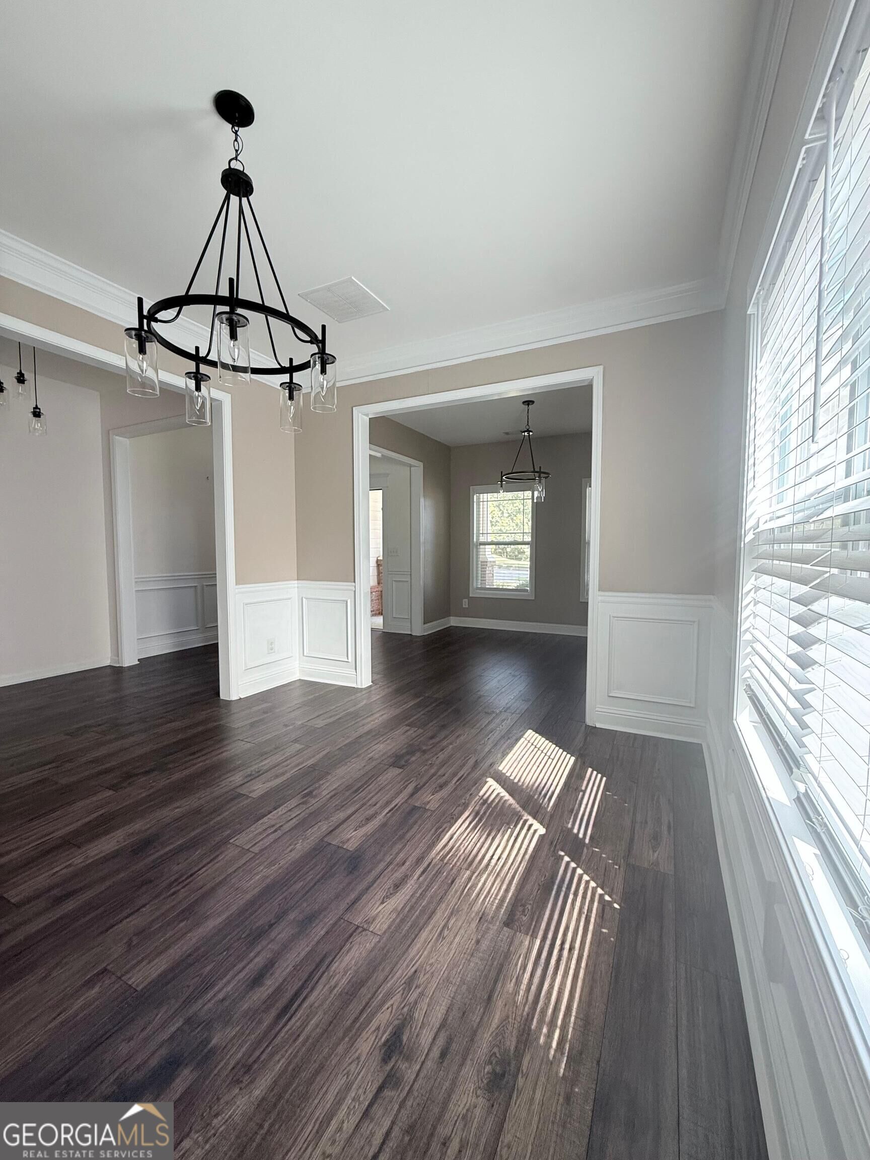 4266 Suwanee Brook Court Property Photo 6