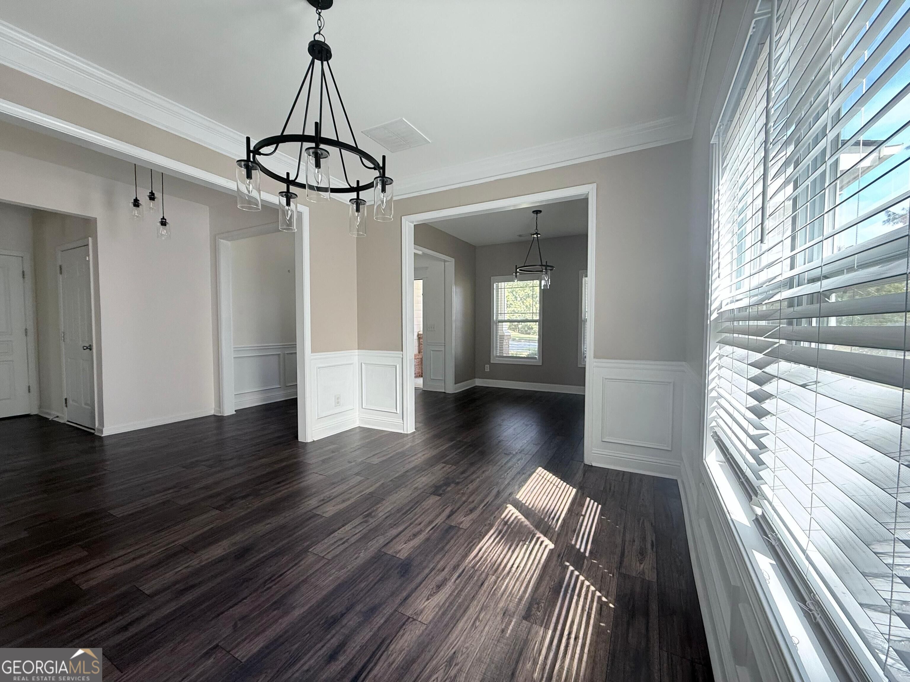 4266 Suwanee Brook Court Property Photo 7