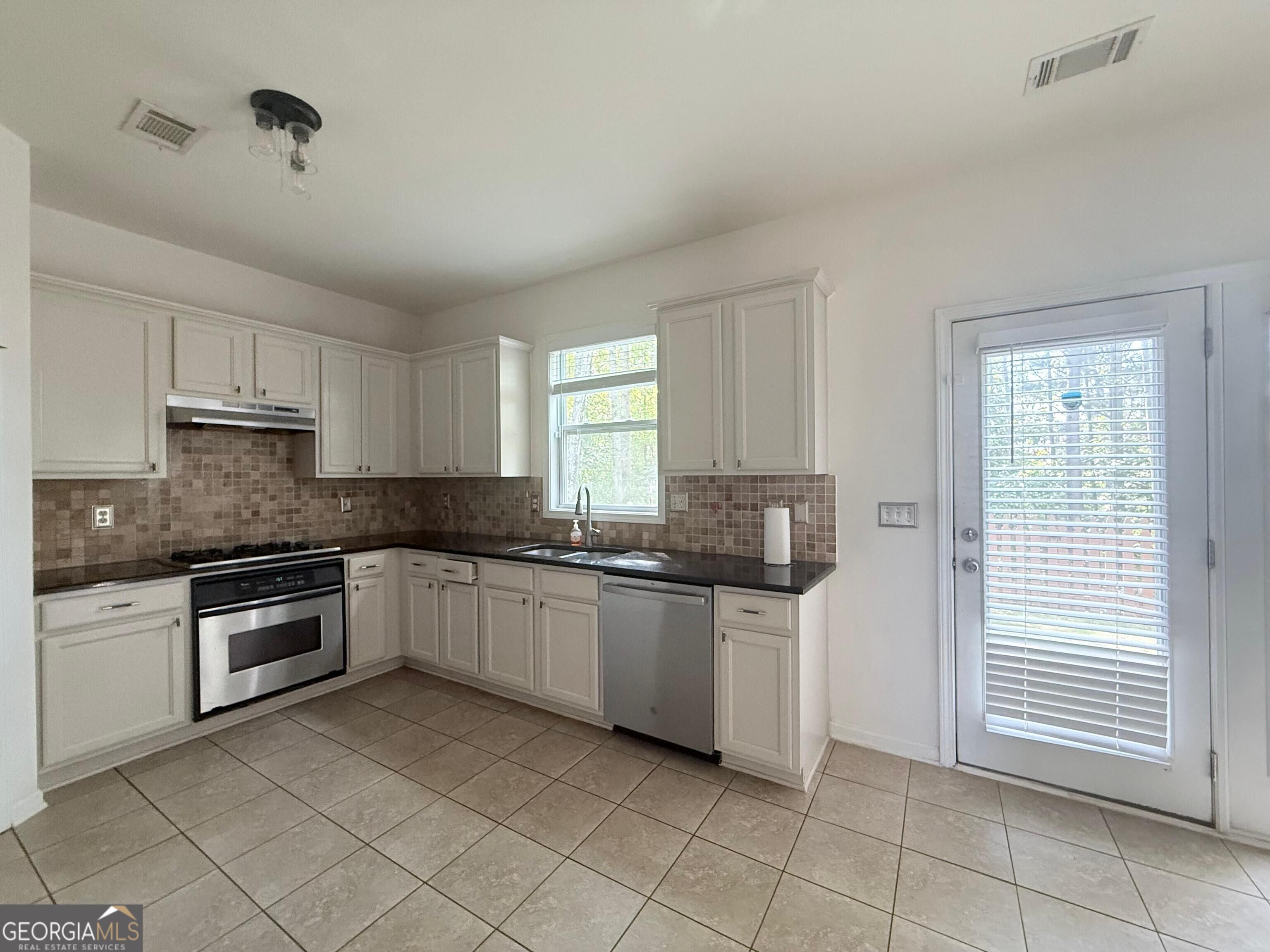 4266 Suwanee Brook Court Property Photo 17
