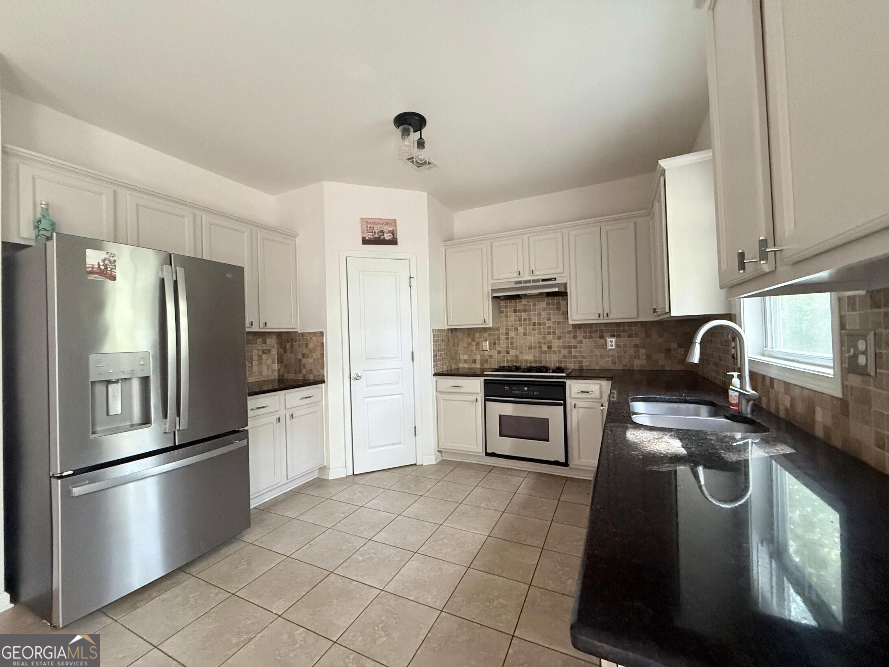 4266 Suwanee Brook Court Property Photo 18