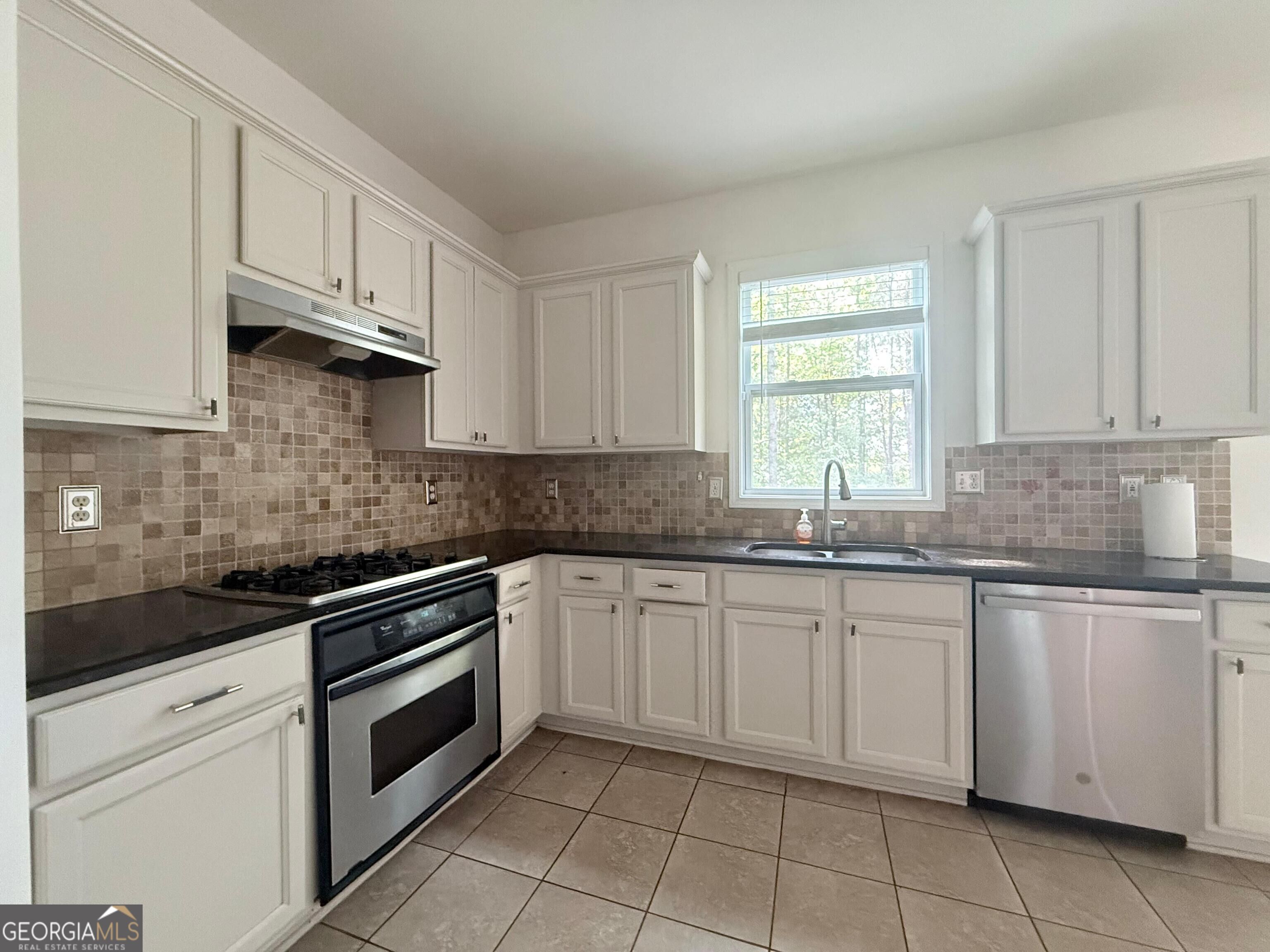 4266 Suwanee Brook Court Property Photo 19