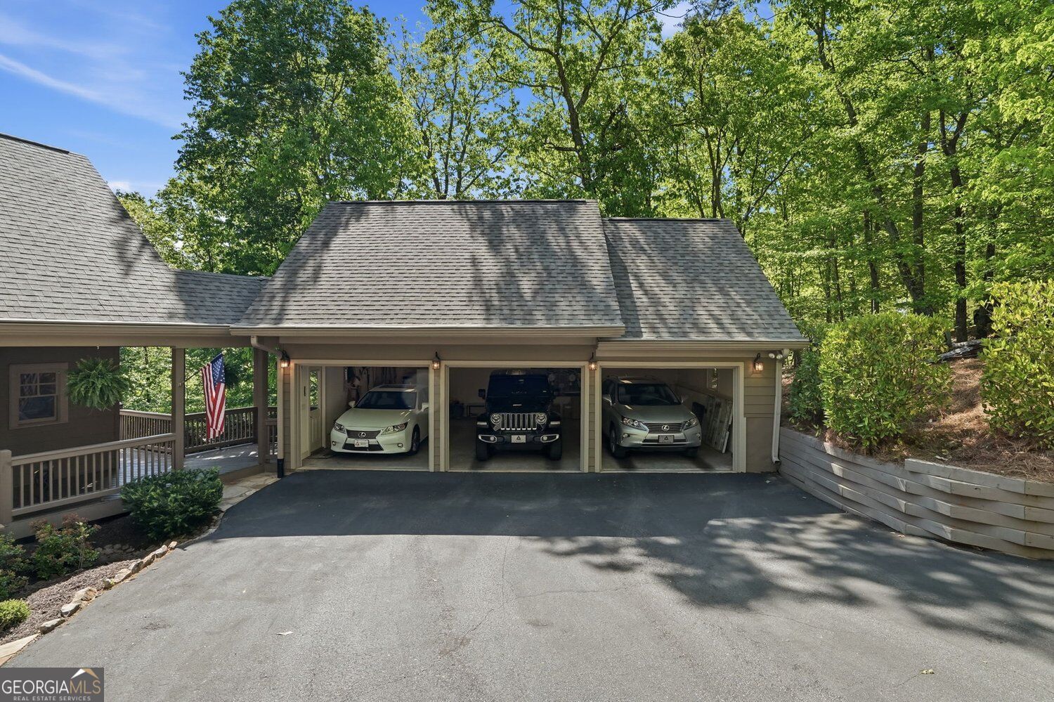 121 Hyacinth Hill Drive Property Photo 2