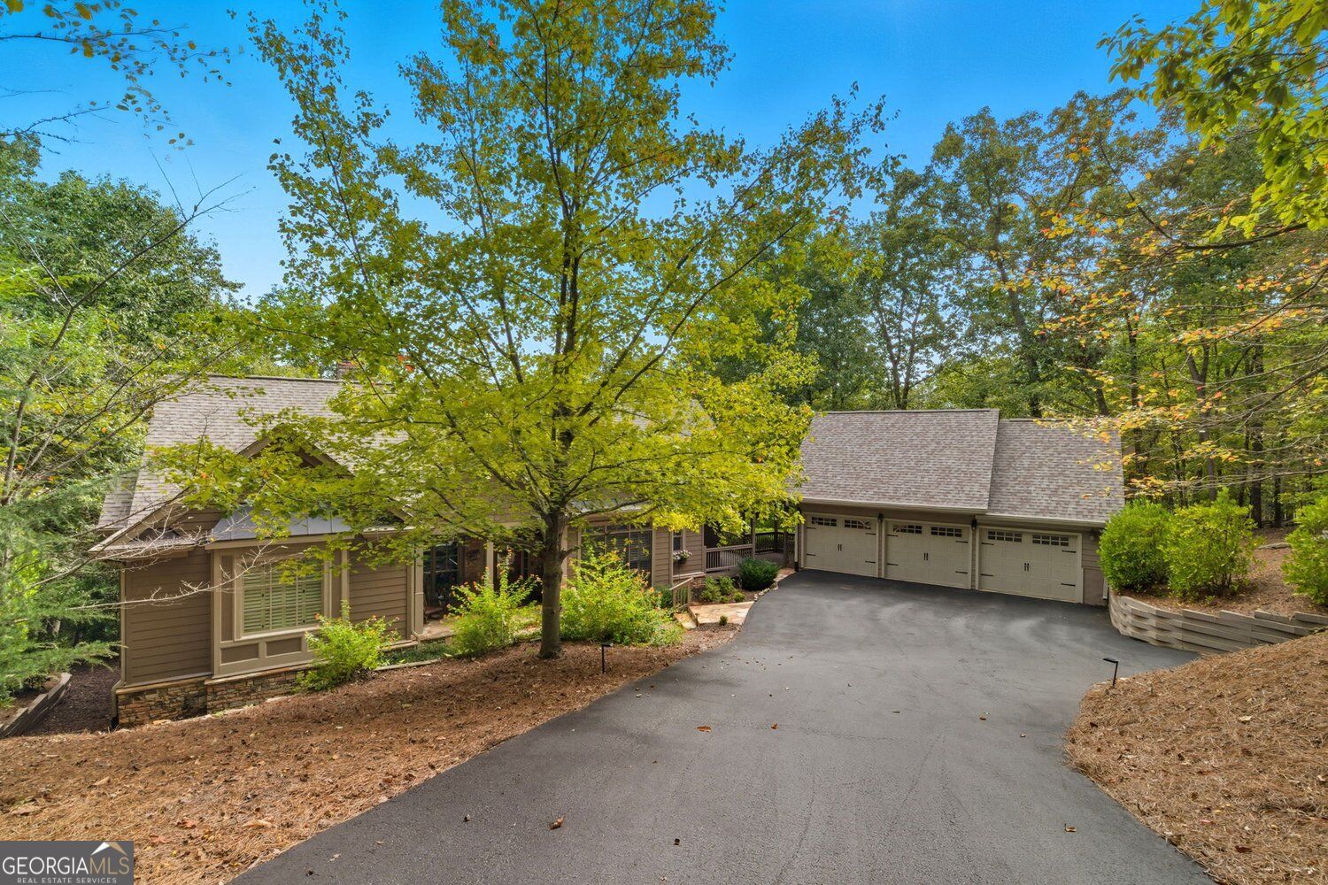121 Hyacinth Hill Drive Property Photo 3