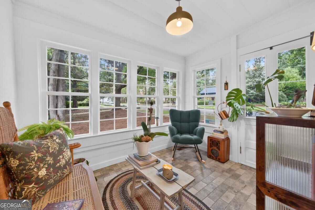 201 N Madison Avenue Property Photo 12