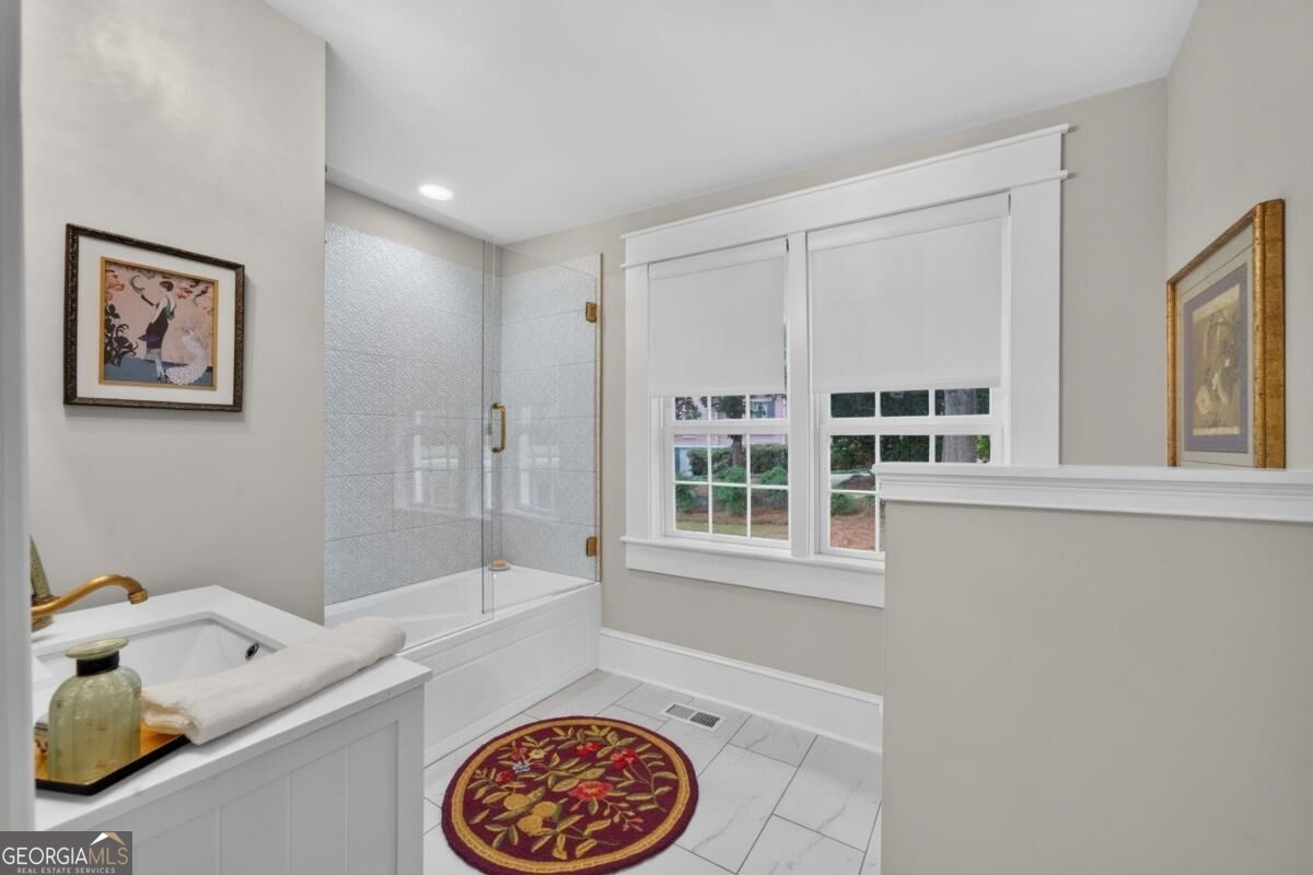 201 N Madison Avenue Property Photo 14