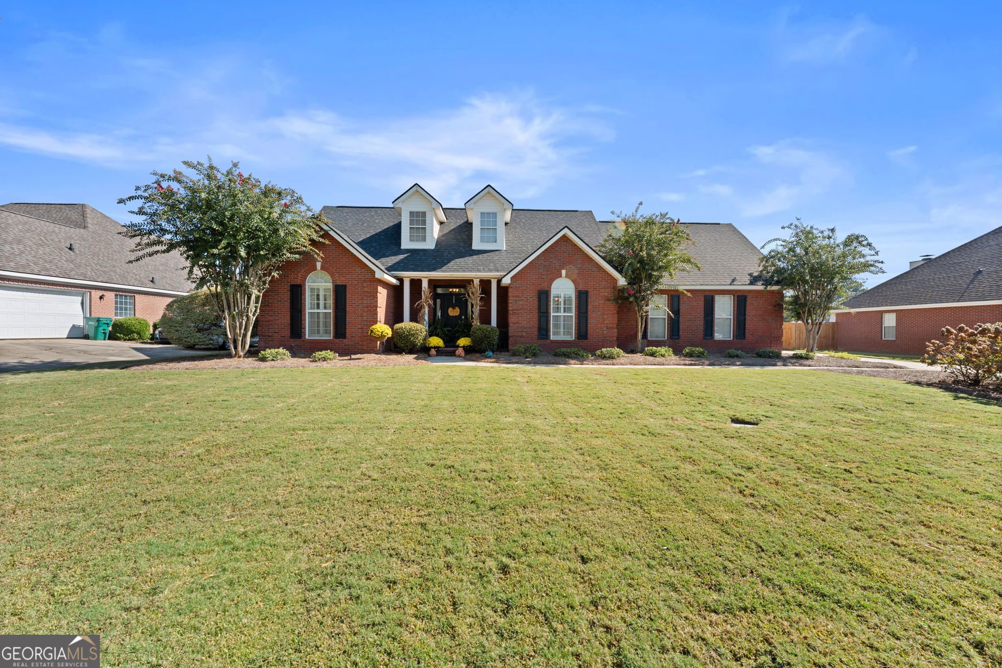 111 Sassy Fox Drive Property Photo 1