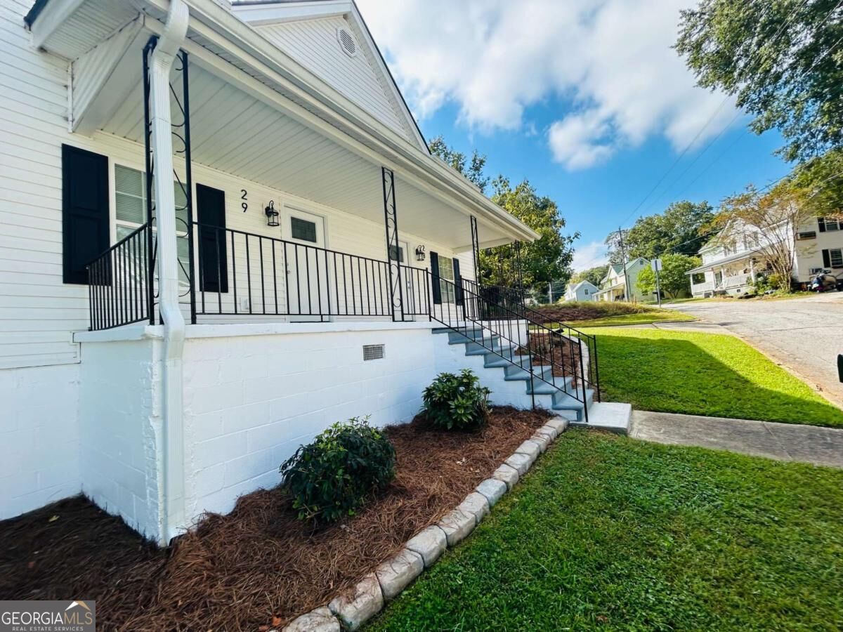 28 Spring Street Property Photo 15