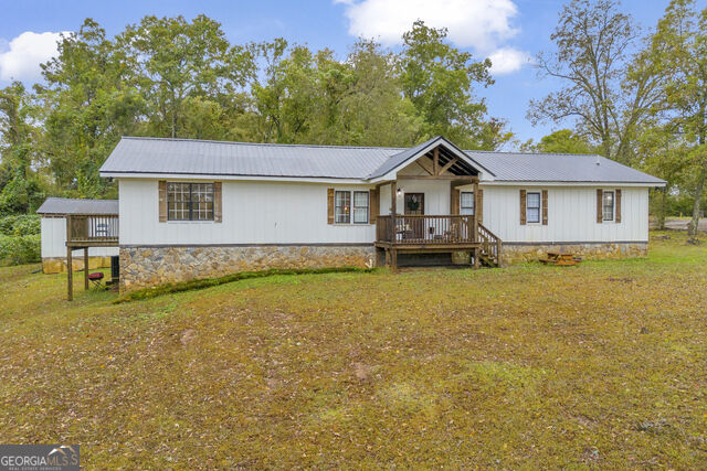 1060 Stephens Street Property Photo 1