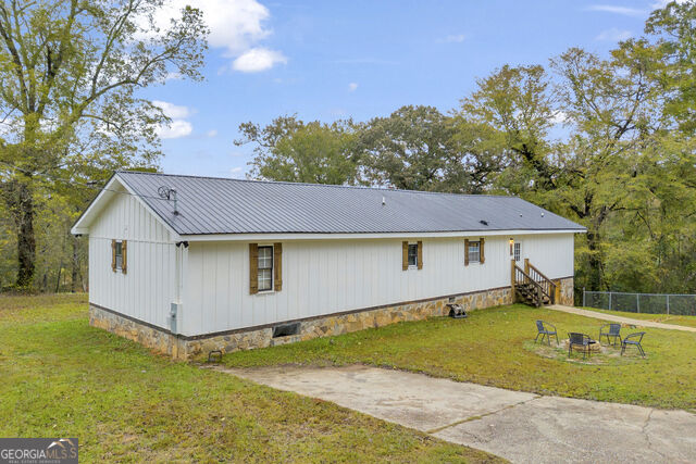 1060 Stephens Street Property Photo 3