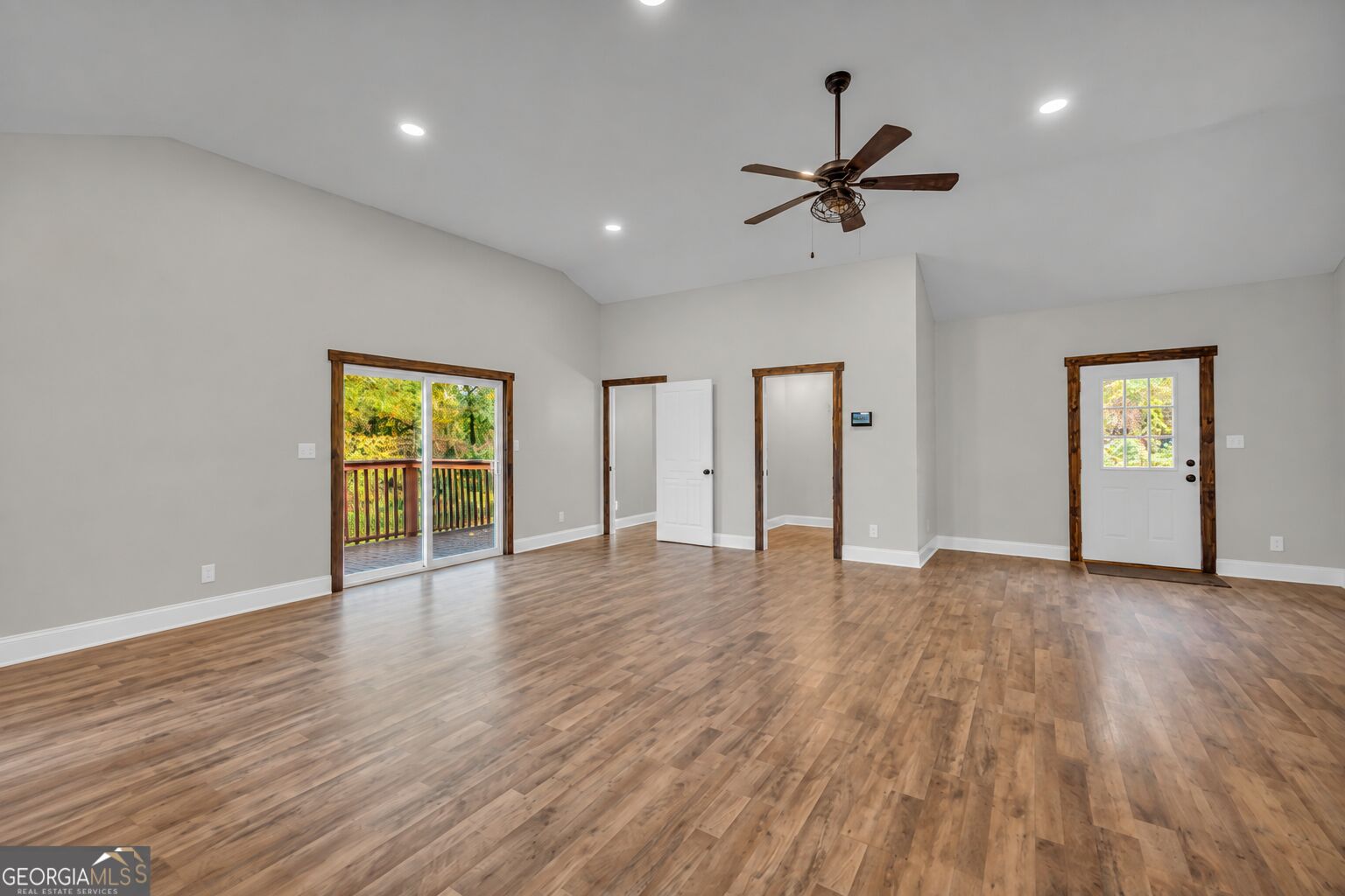 1060 Stephens Street Property Photo 6