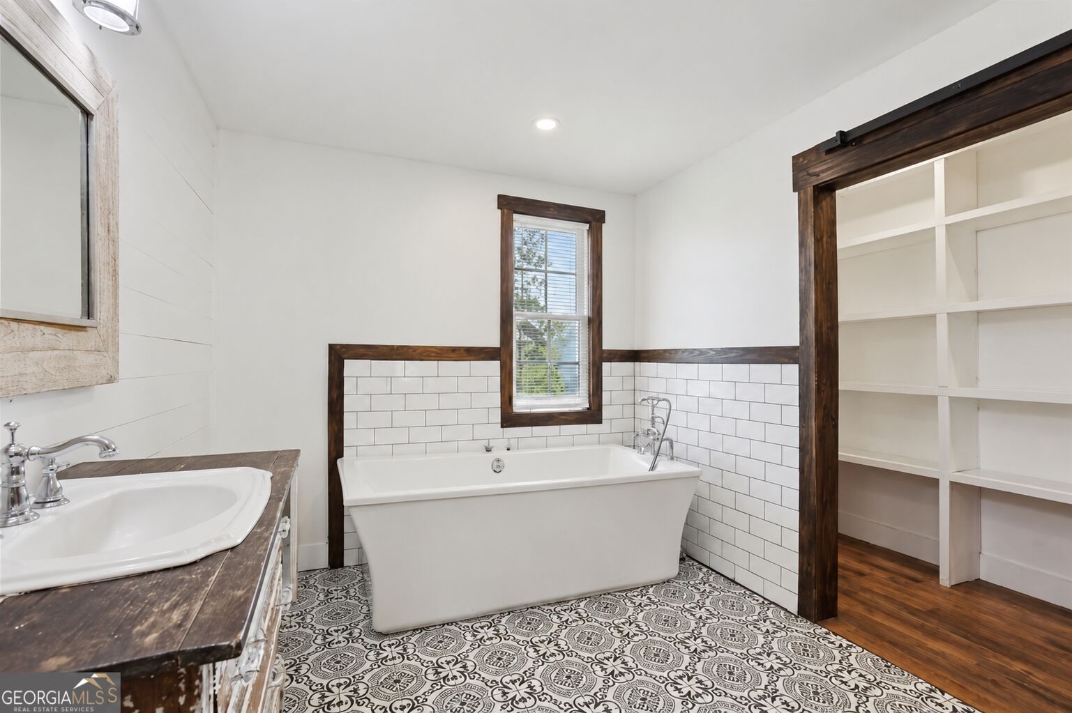 1060 Stephens Street Property Photo 17
