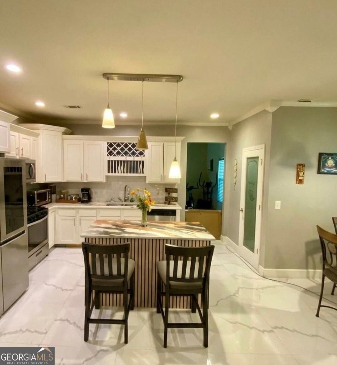 500 Saint Helen Way Property Photo 3