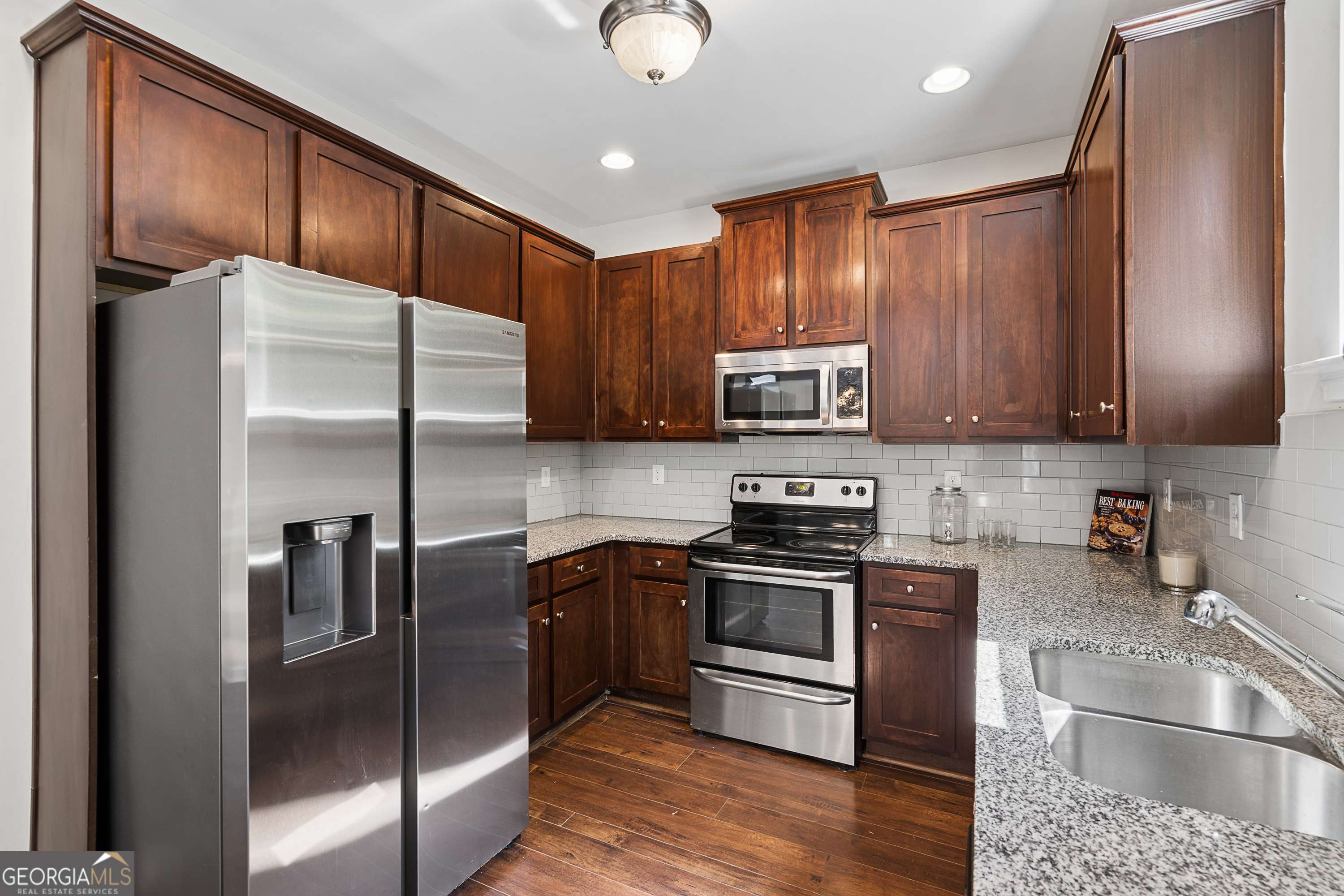 797 Sand Lane Property Photo 7