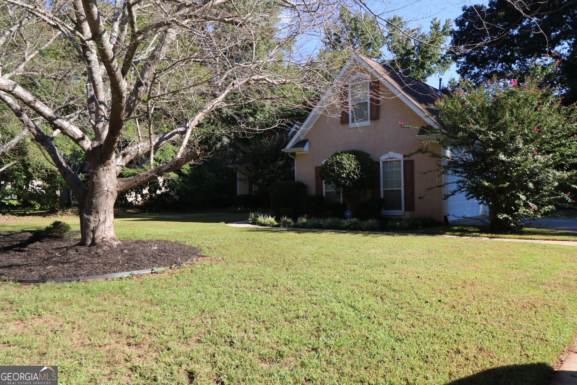 842 Clifton Ridge Property Photo 2