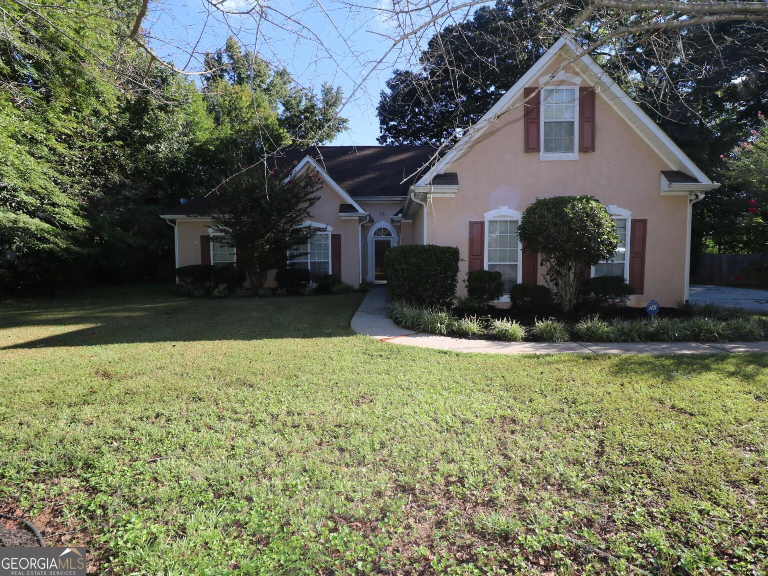 842 Clifton Ridge Property Photo 3