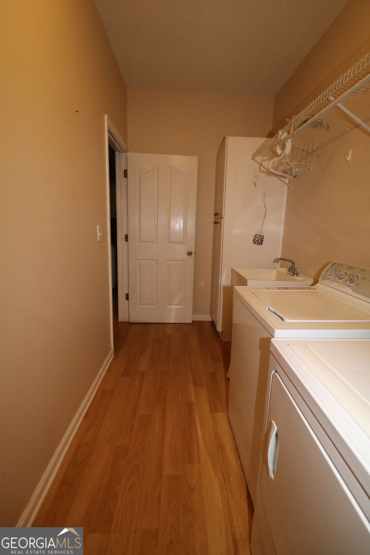 842 Clifton Ridge Property Photo 5