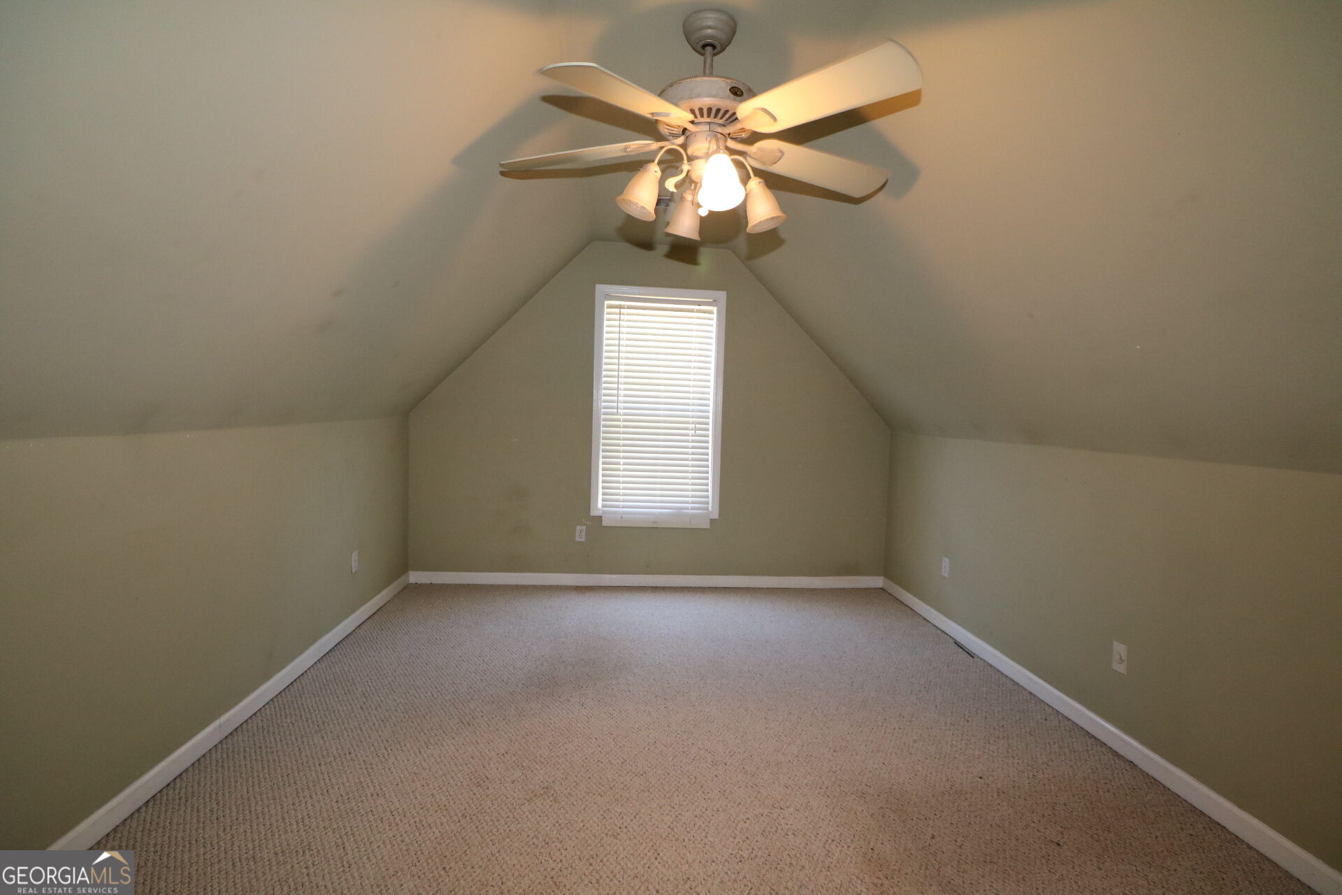 842 Clifton Ridge Property Photo 15