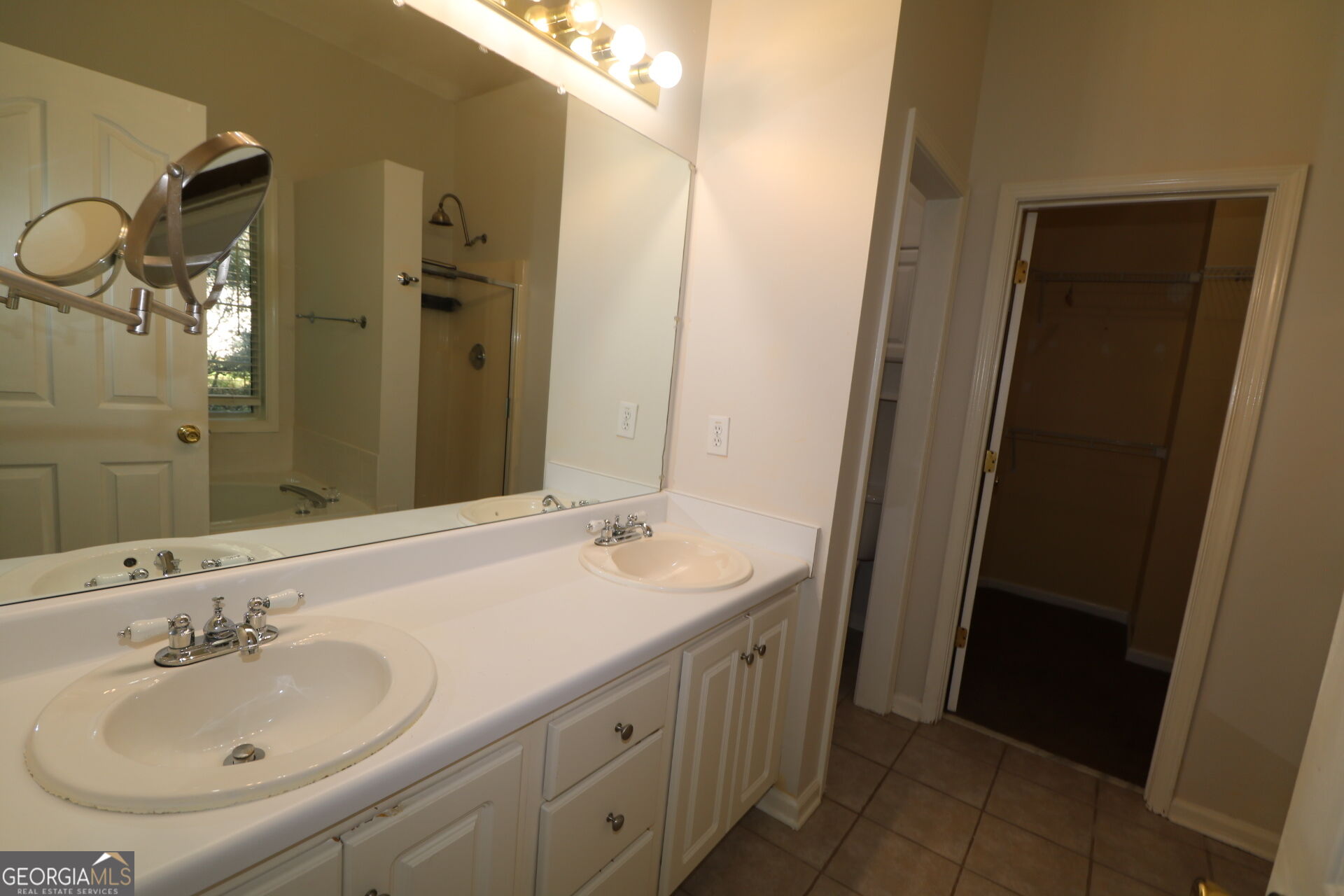 842 Clifton Ridge Property Photo 34