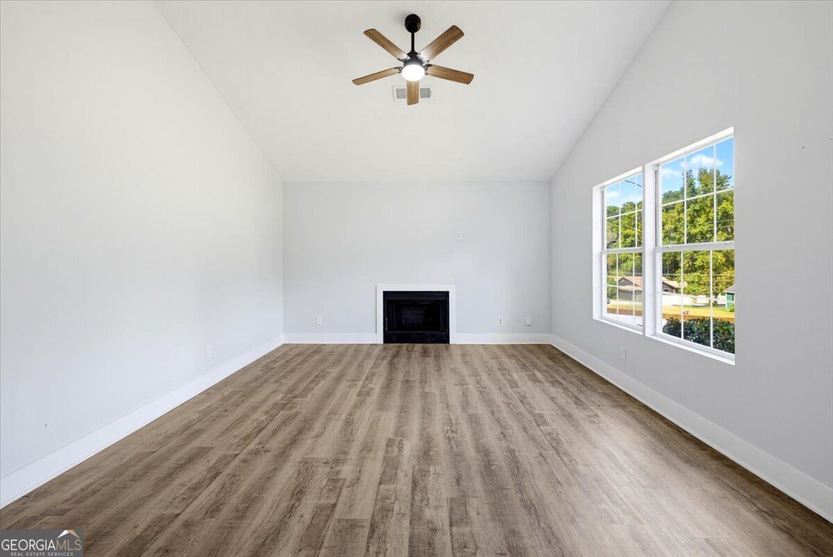 910 Winterside Lane Property Photo 4