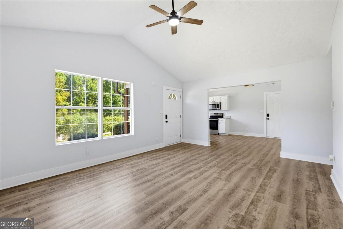 910 Winterside Lane Property Photo 5