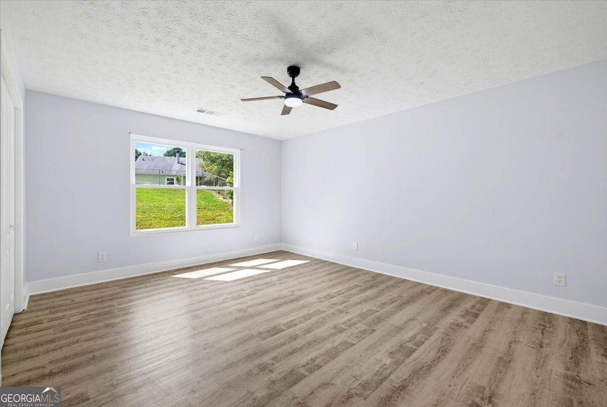 910 Winterside Lane Property Photo 9