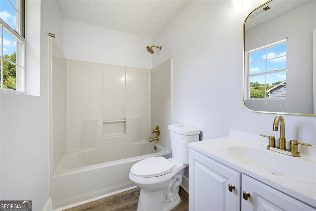 910 Winterside Lane Property Photo 11