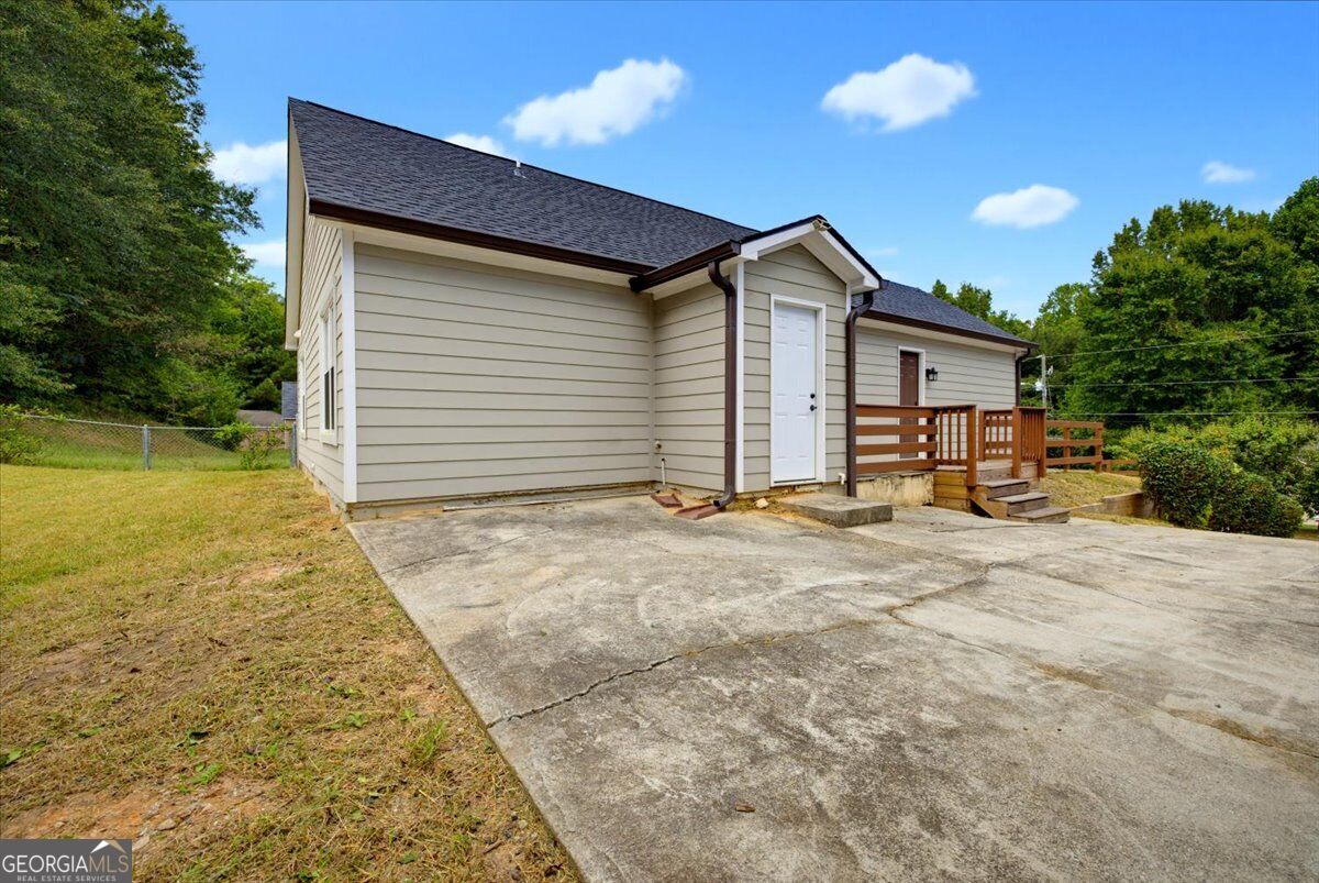 910 Winterside Lane Property Photo 16