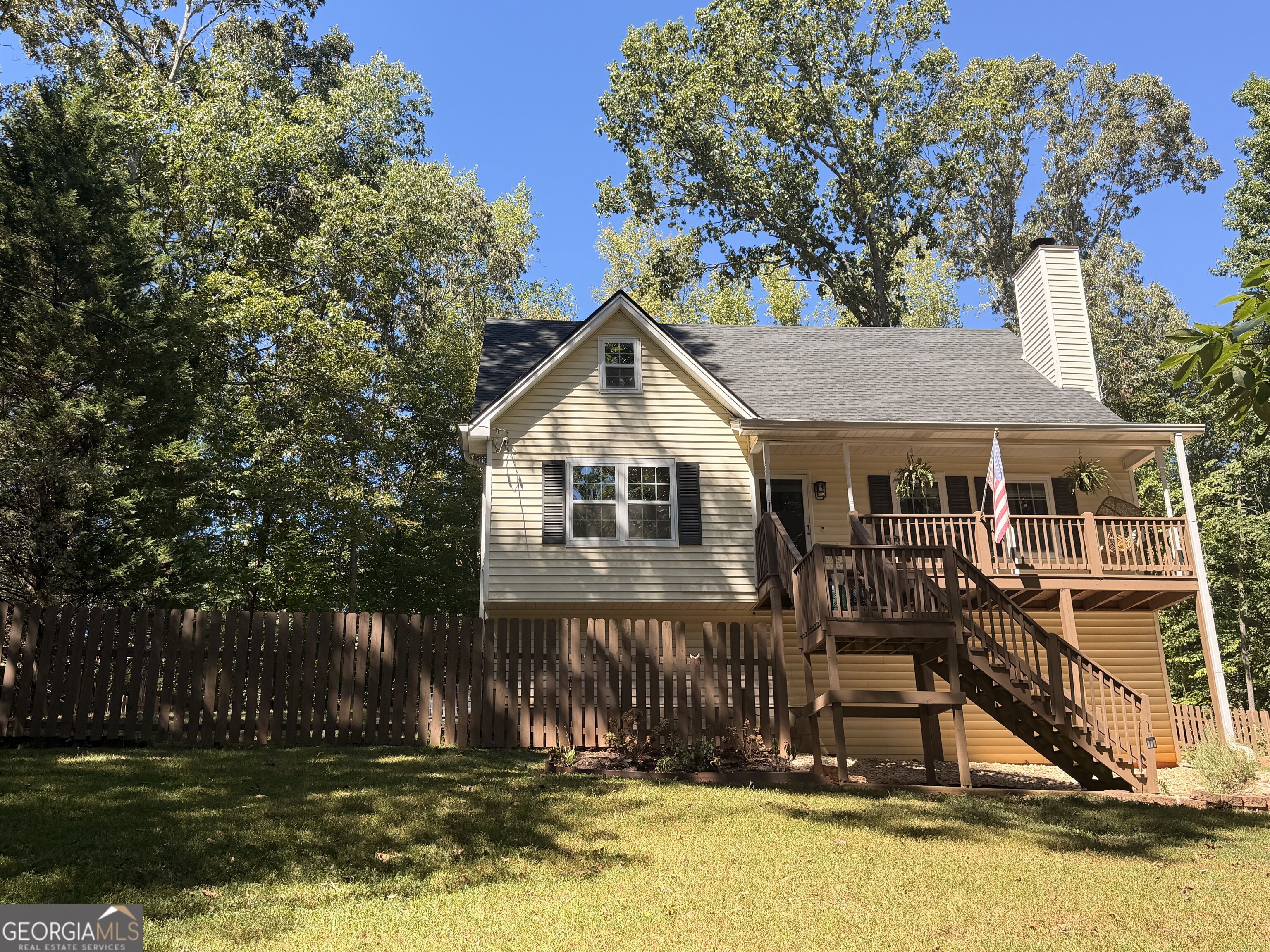 3021 Mills Ridge Drive Property Photo 1