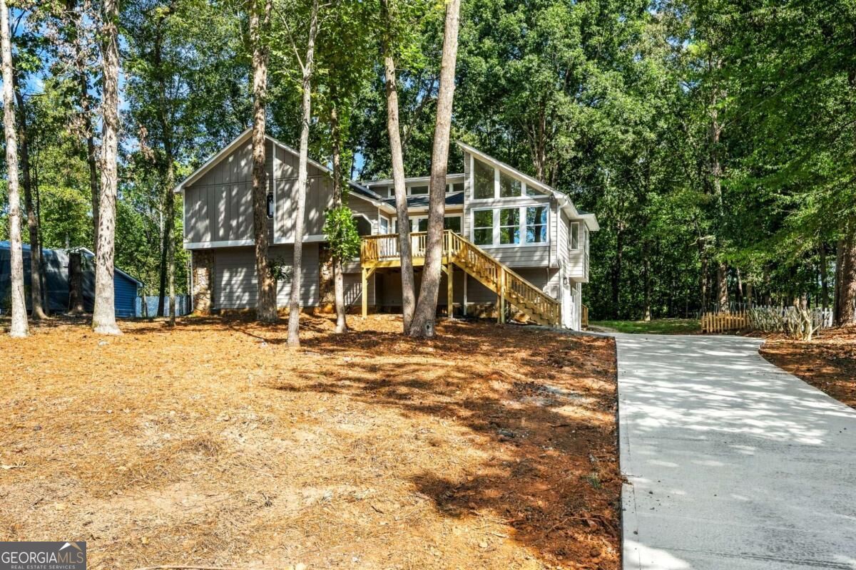 745 Cedar Creek Way Property Photo 2
