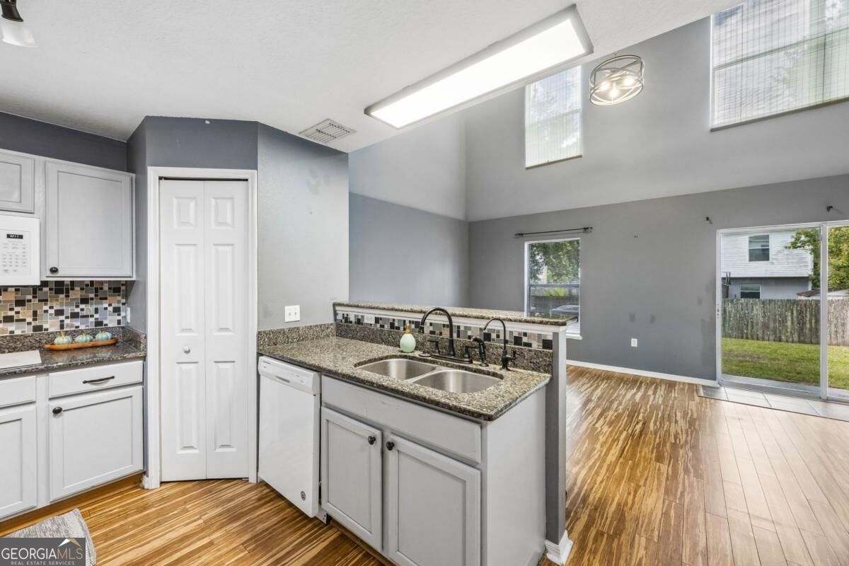 224 Pine Bluff Drive Property Photo 19