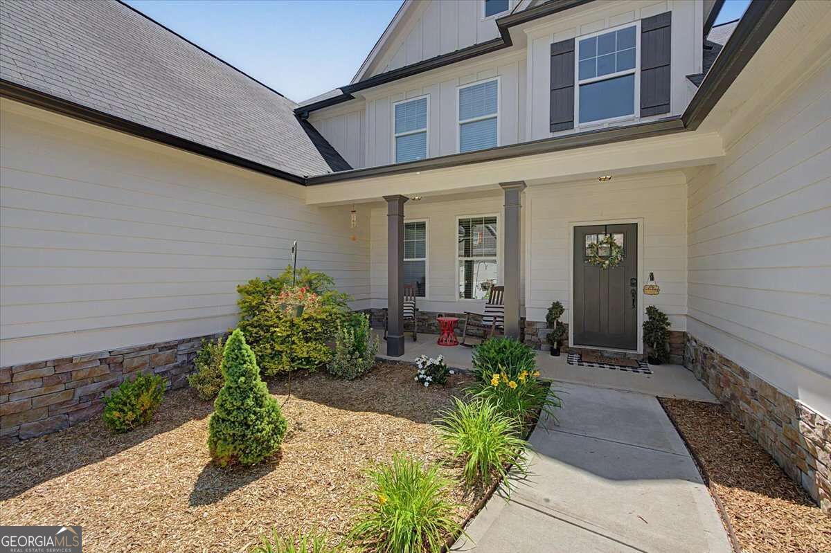 467 Longwood Place Property Photo 3