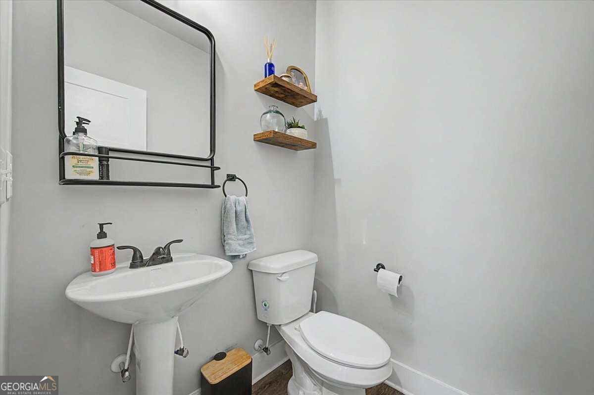 467 Longwood Place Property Photo 9