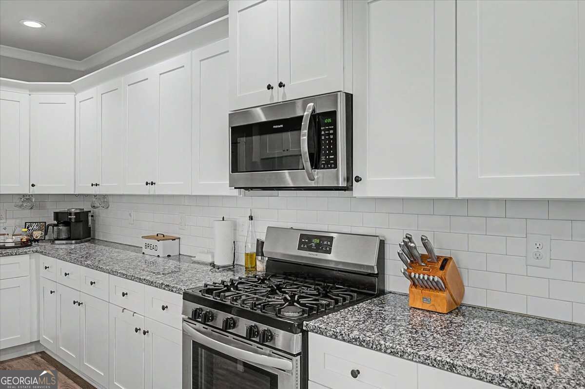 467 Longwood Place Property Photo 16