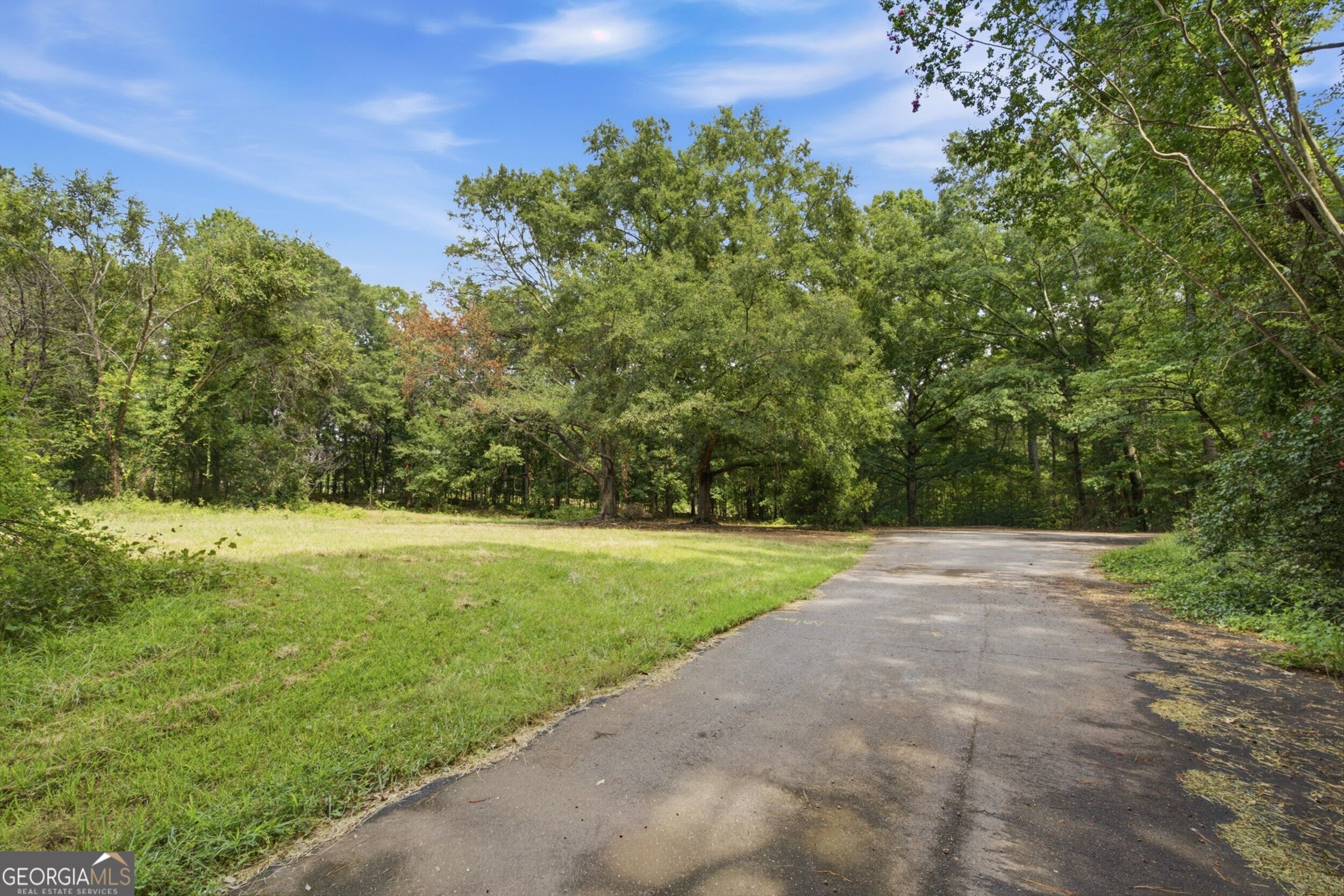 7792 Lyle Drive Property Photo 3