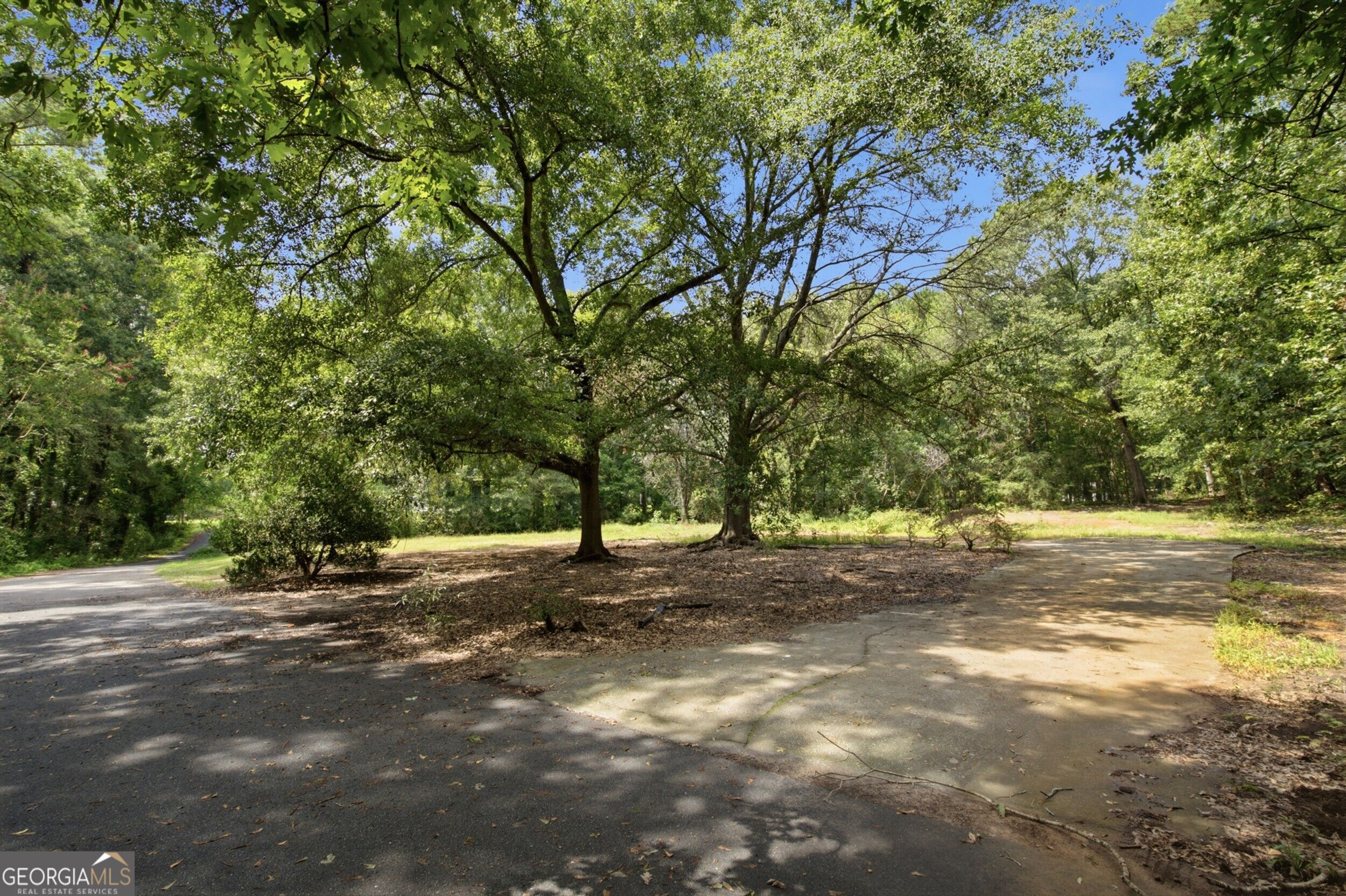 7792 Lyle Drive Property Photo 7