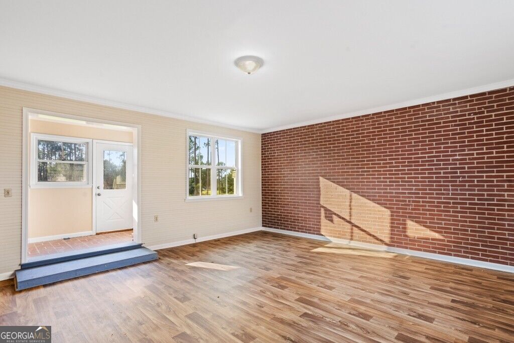 407 Westgreen Road Property Photo 3
