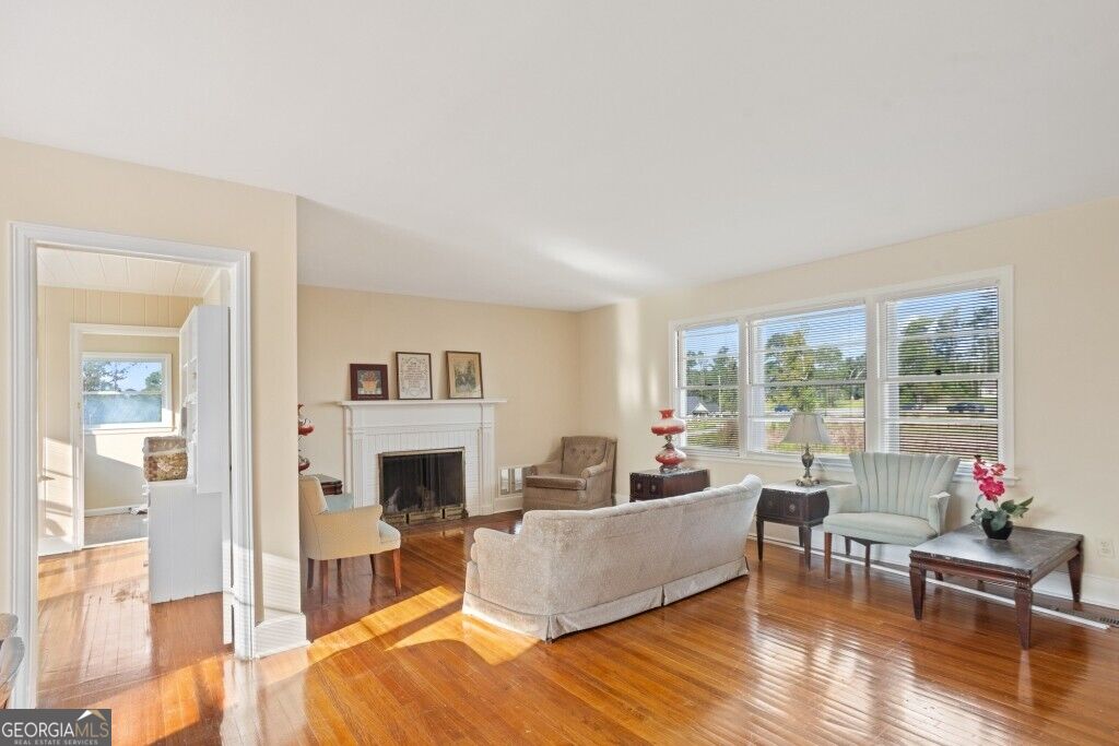 407 Westgreen Road Property Photo 7