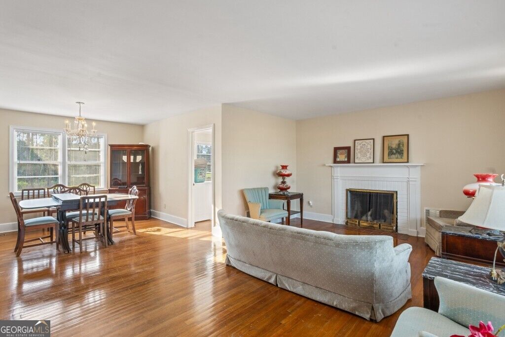 407 Westgreen Road Property Photo 8