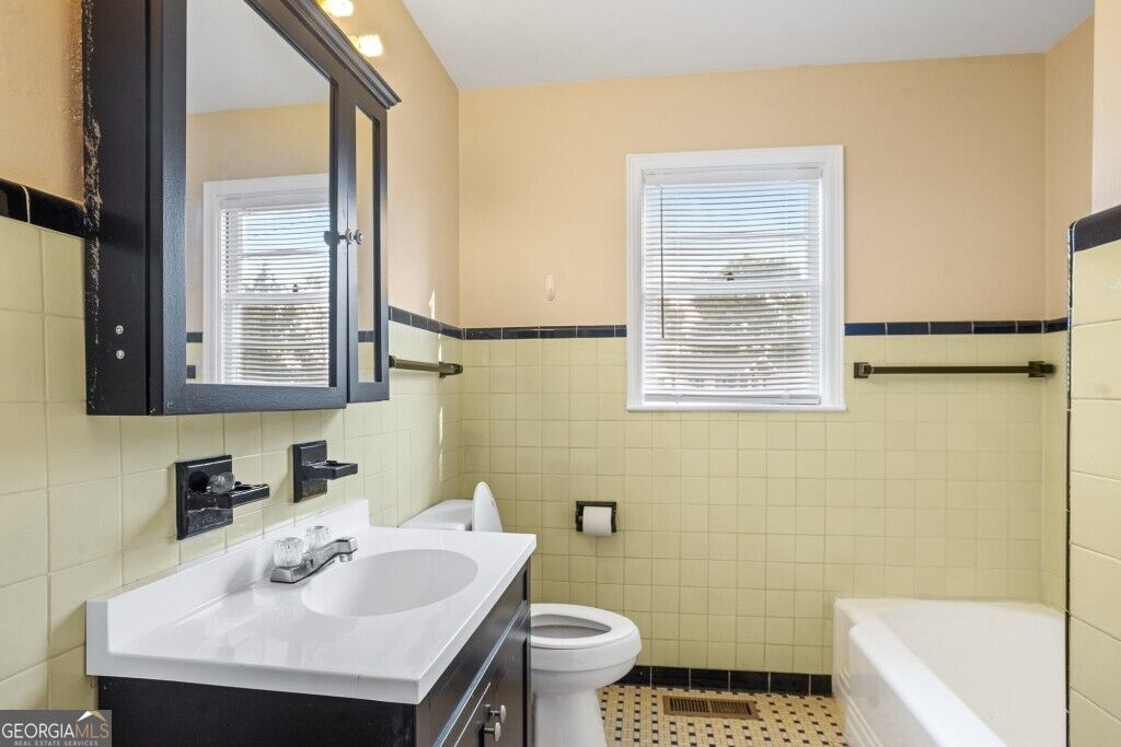 407 Westgreen Road Property Photo 11